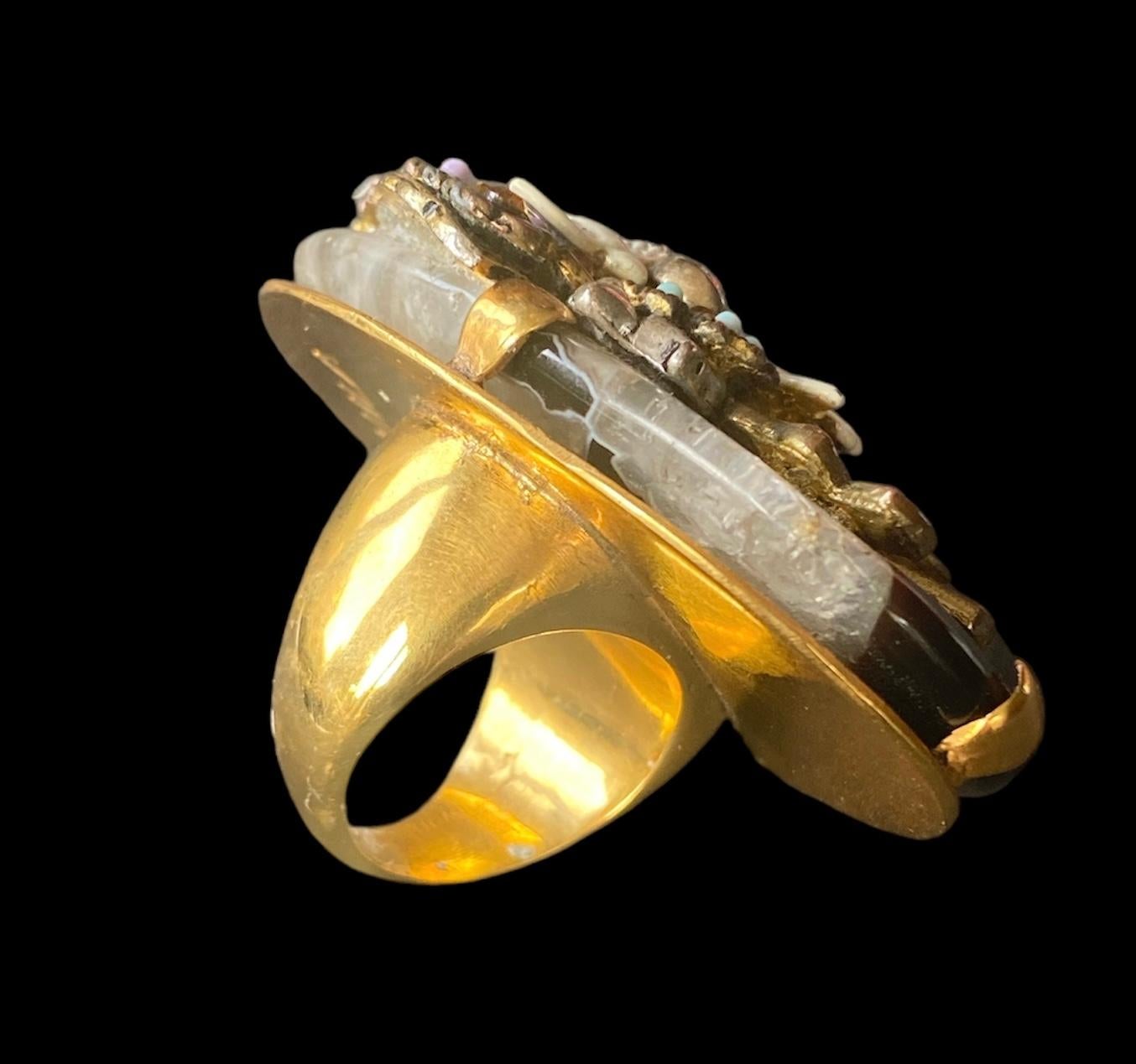 Anillo Único. High Upcycling. Cuarzo, bronce chapado en oro y elementos vintage. en venta 7