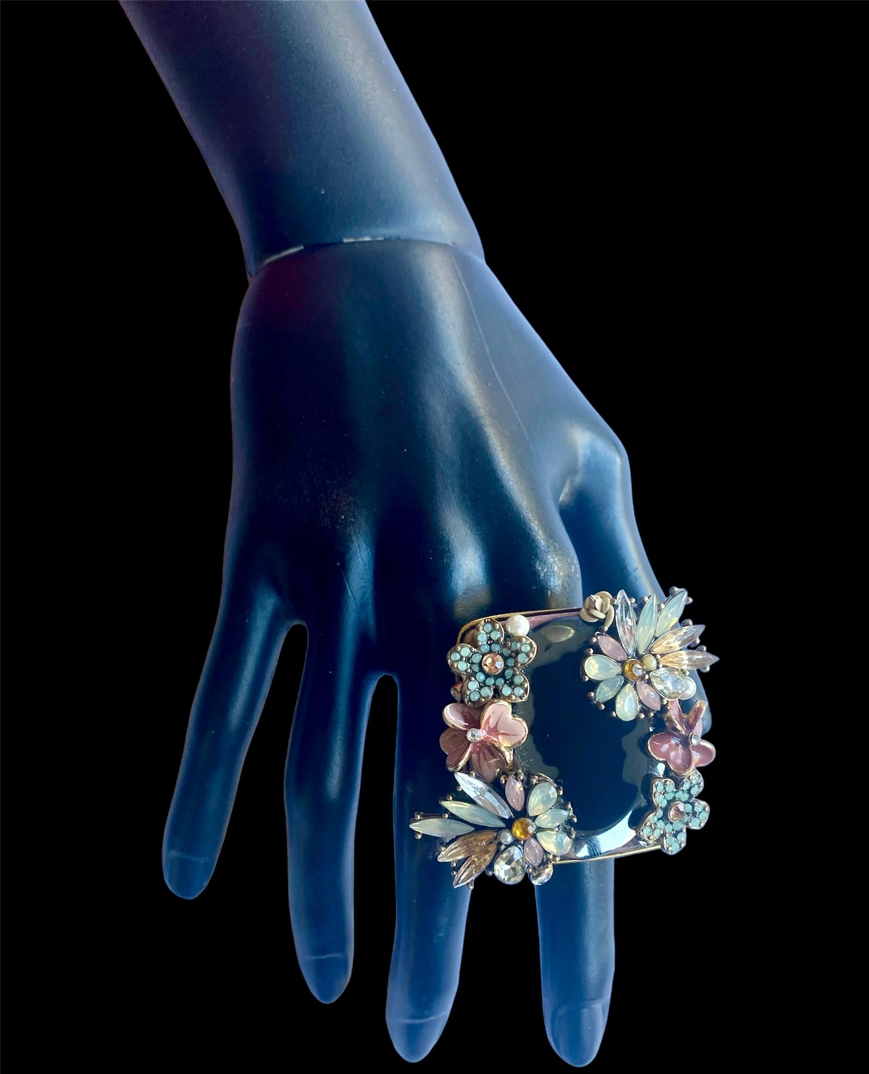 One Off Ring. High Upcycling. Quartz, Gold Plated Bronze & Vintage Elements. For Sale 8
