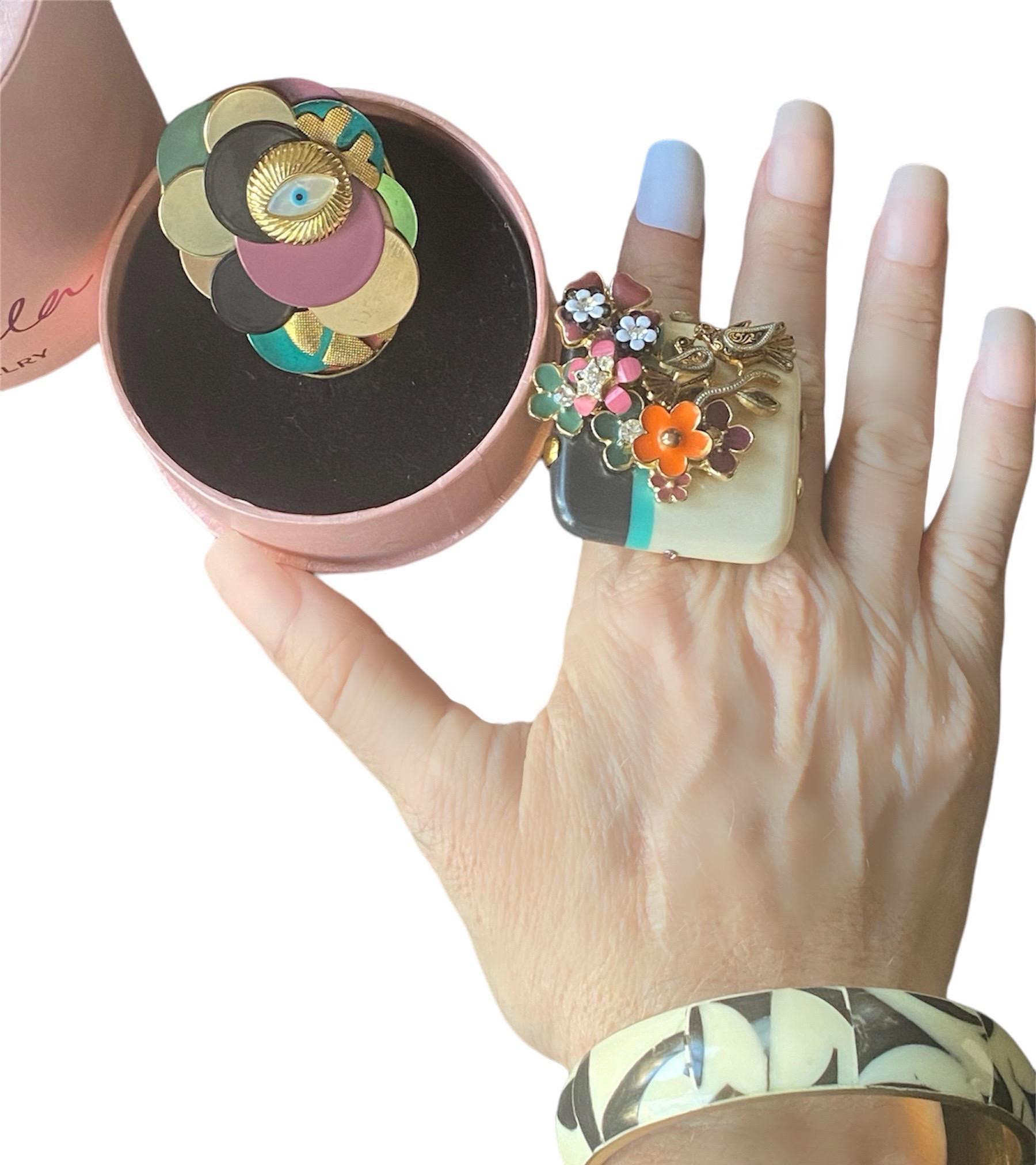 One Off Ring. High Upcycling. Resin, Gold Plated Bronze & Vintage Elements. For Sale 10