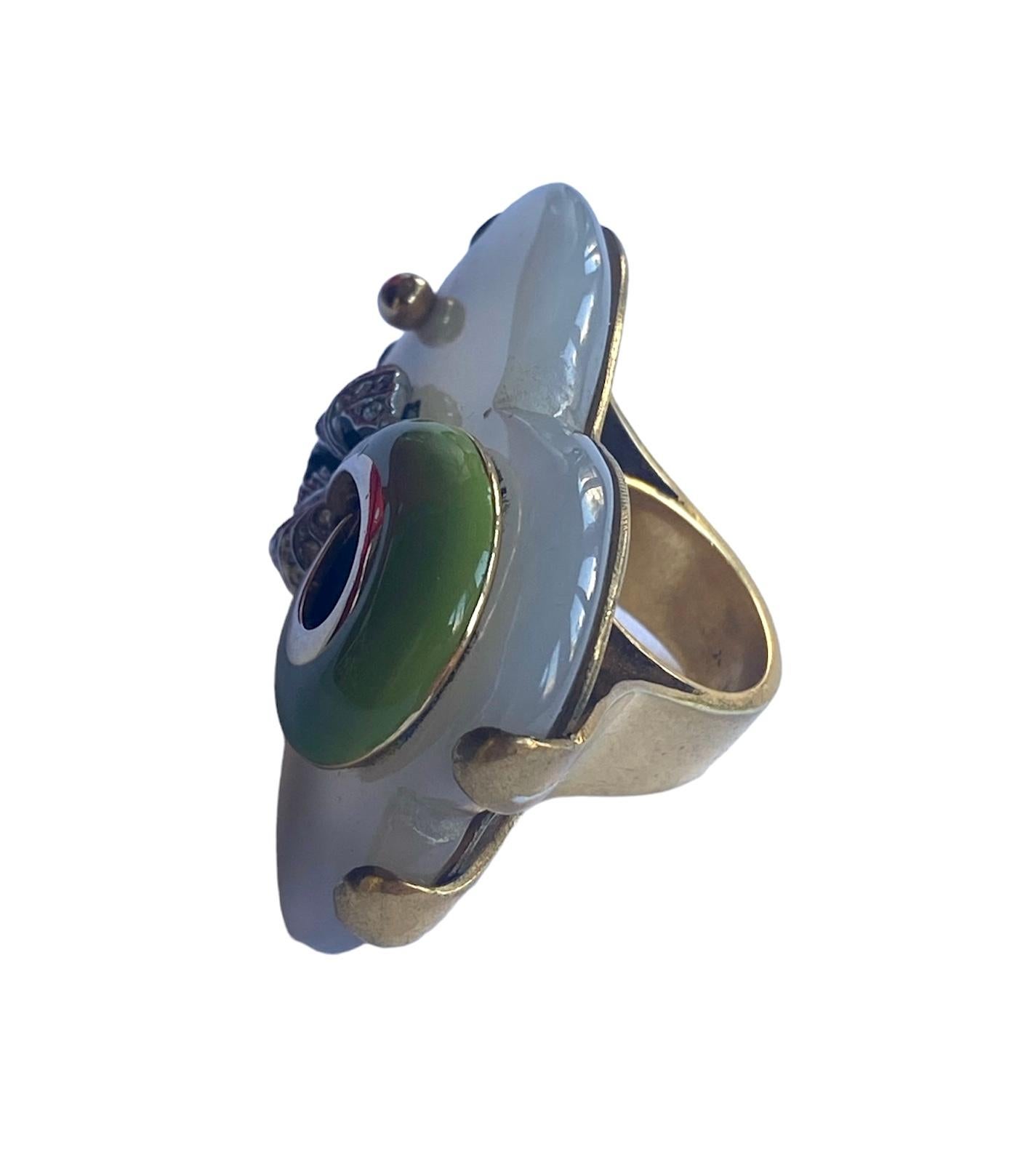 Anillo Único. High Upcycling. Cuarzo, bronce chapado en oro y elementos vintage. Artesano en venta