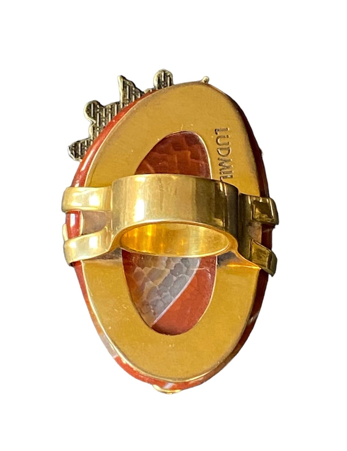 Donna Anello unico. Upcycling elevato. Quarzo, bronzo placcato oro e elementi vintage. in vendita