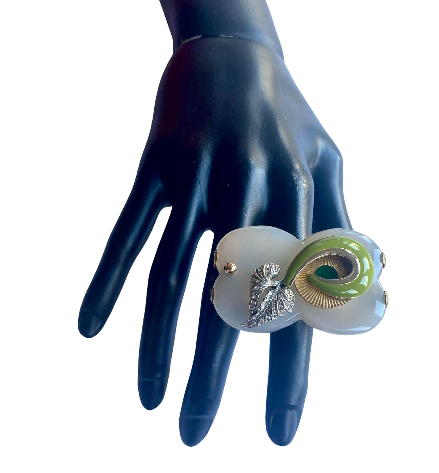 Anillo Único. High Upcycling. Cuarzo, bronce chapado en oro y elementos vintage. en venta 1