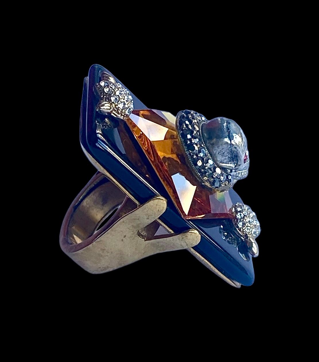 One Off Ring. High Upcycling. Resin, Gold Plated Bronze & Vintage Elements. For Sale 6