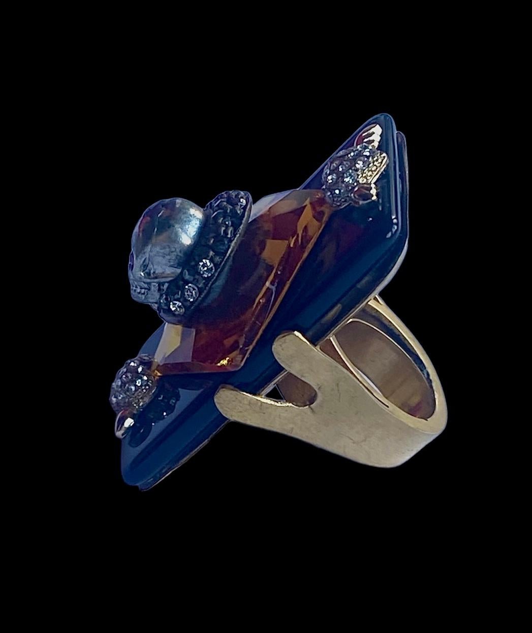 One Off Ring. High Upcycling. Resin, Gold Plated Bronze & Vintage Elements. For Sale 7