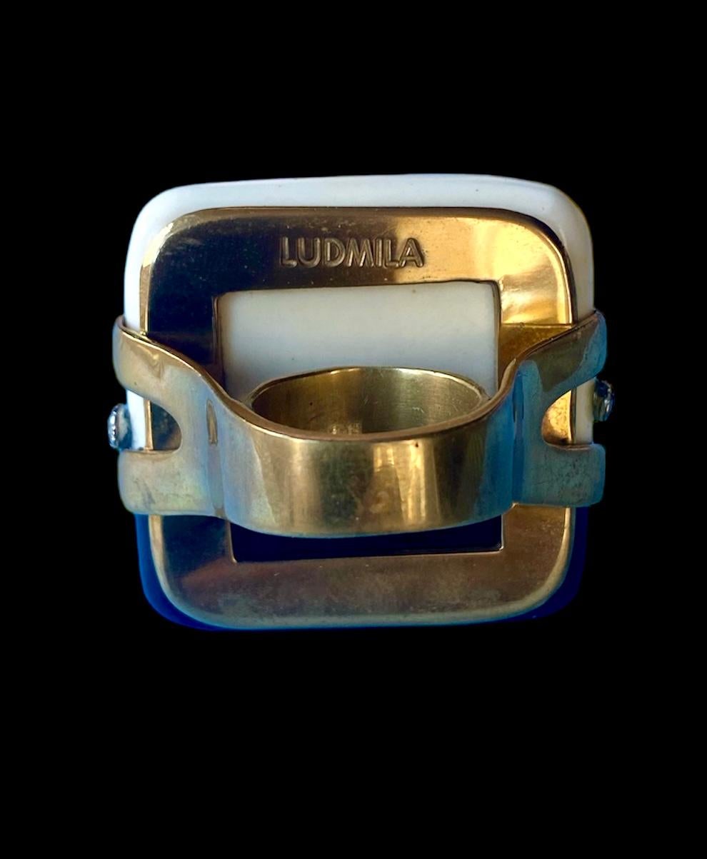 Anillo Único. High Upcycling. Resina, bronce chapado en oro y elementos vintage. en venta 8