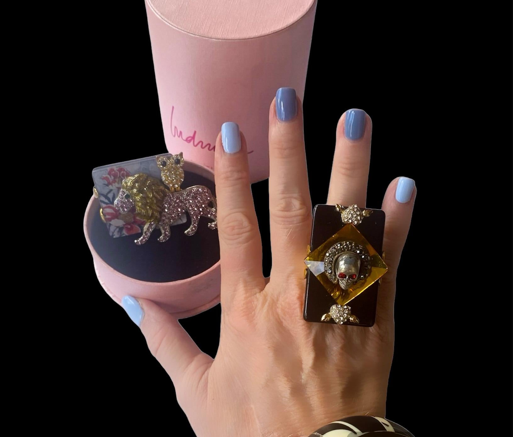 One Off Ring. High Upcycling. Resin, Gold Plated Bronze & Vintage Elements. For Sale 3