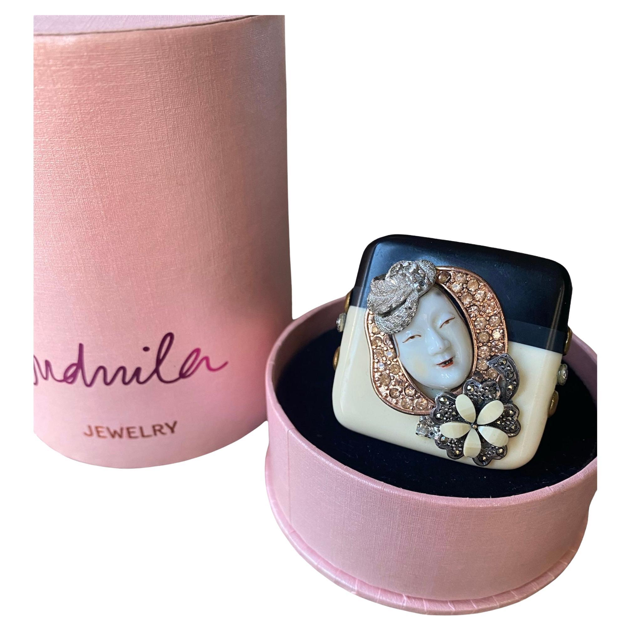 One Off Ring. High Upcycling. Resin, Gold Plated Bronze & Vintage Elements.