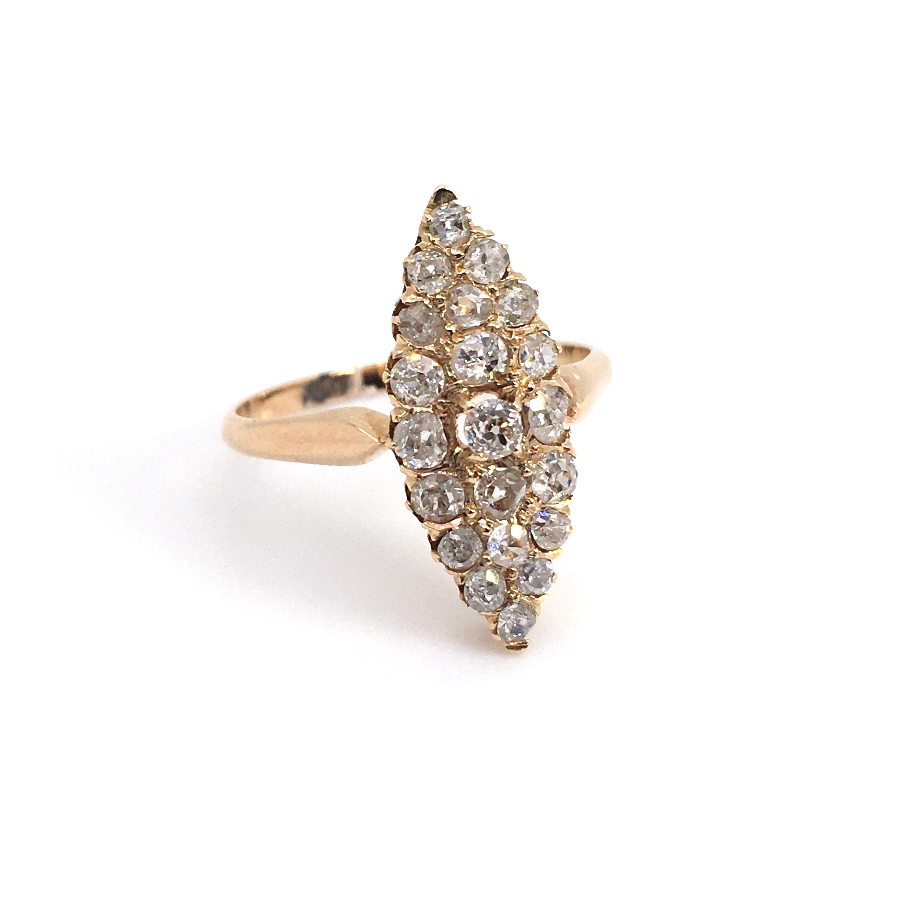 Navette Cluster-Ring mit weißen Diamanten im Vintage-Stil (Rundschliff) im Angebot