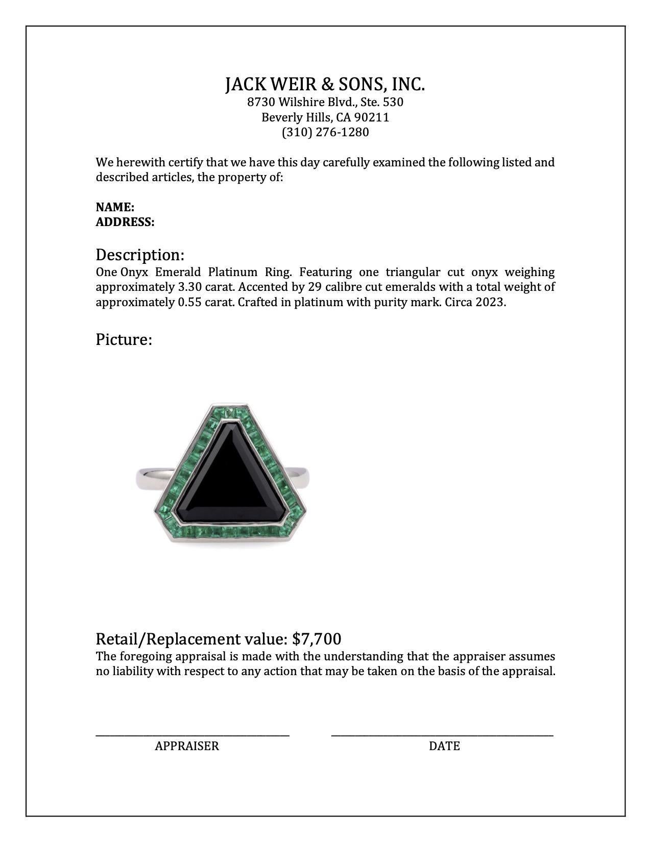 Ein Onyx Smaragd Platin Ring Ein Onyx Smaragd Platin Ring Ein Onyx Smaragd Platin Ring im Zustand „Hervorragend“ in Beverly Hills, CA
