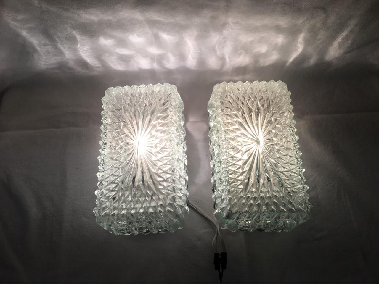 One Pair of 1960s Sunburst Glass Vanity Sconces from Germany In Good Condition For Sale In Frisco, TX