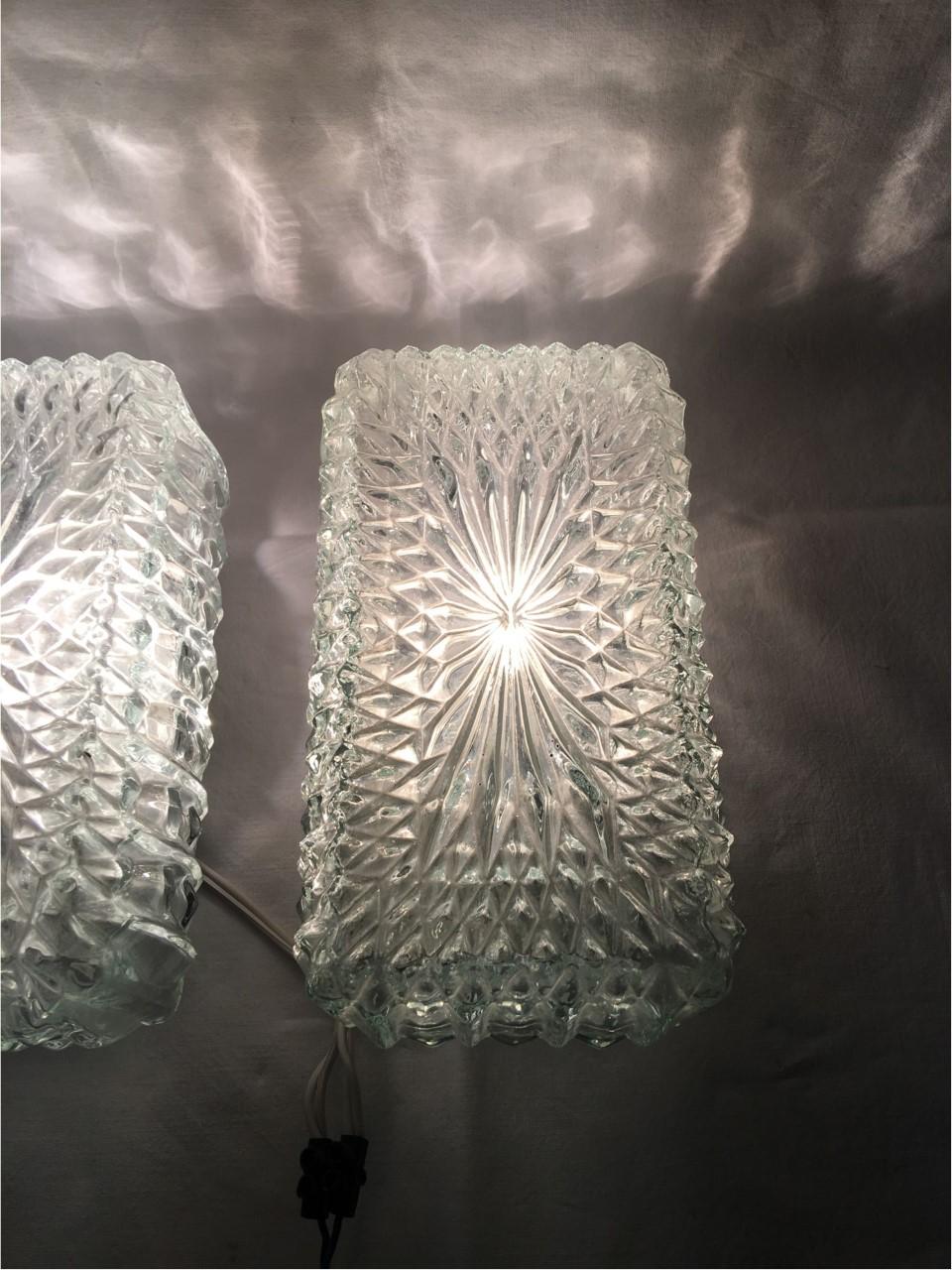 One Pair of 1960s Sunburst Glass Vanity Sconces from Germany For Sale 1
