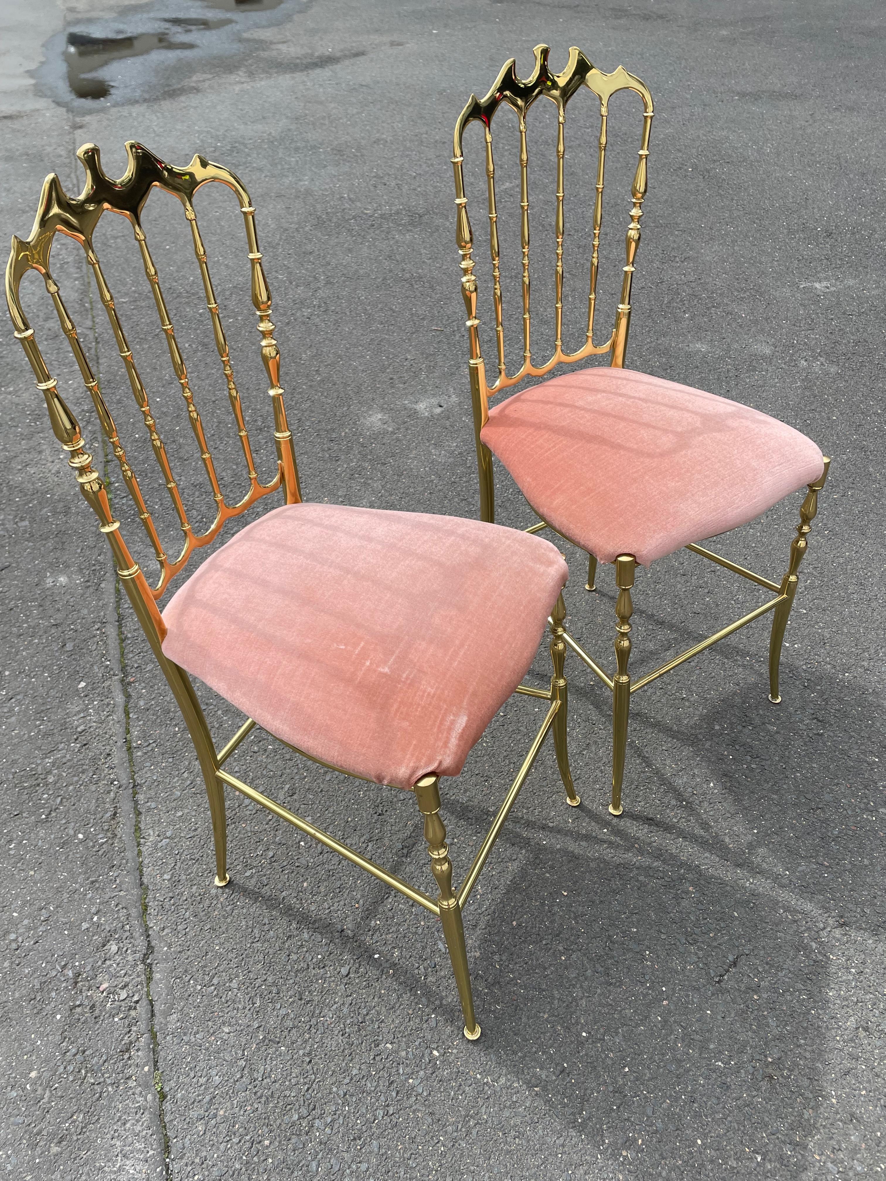  Une paire de chaises d'appoint 
