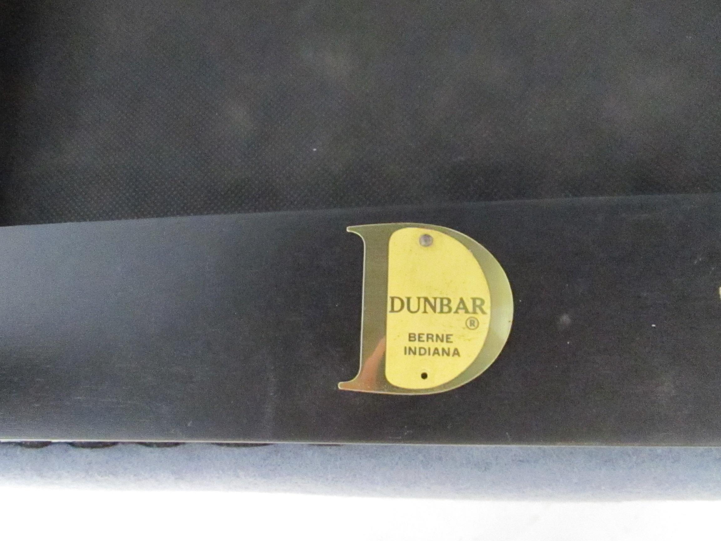 Un par de taburetes o pufs Dunbar de Edward Wormley cuatro disponibles en venta 5