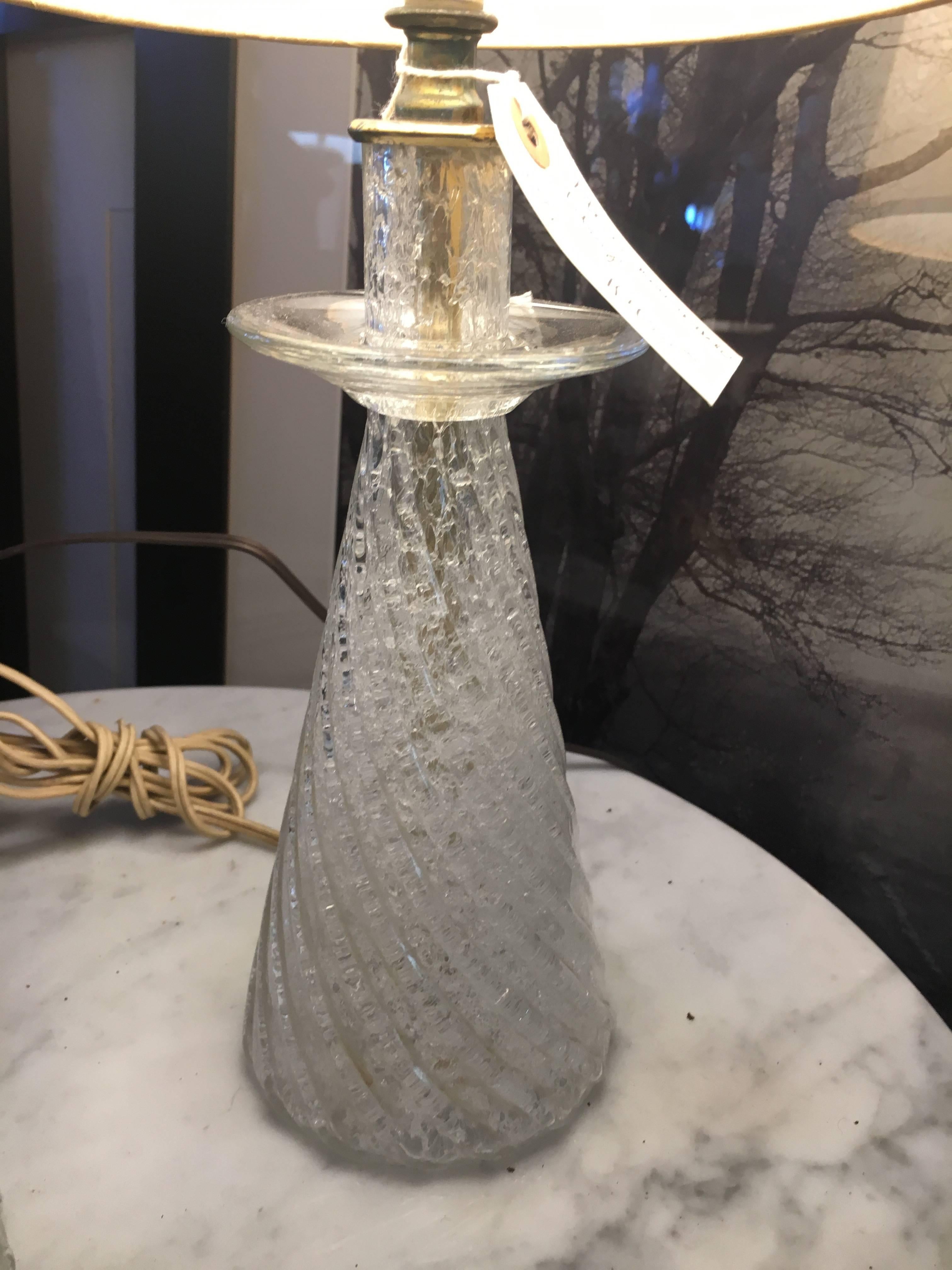 Ein Paar italienische Glas-Tischlampen aus der Mitte des Jahrhunderts in schönem Maßstab (Italienisch) im Angebot
