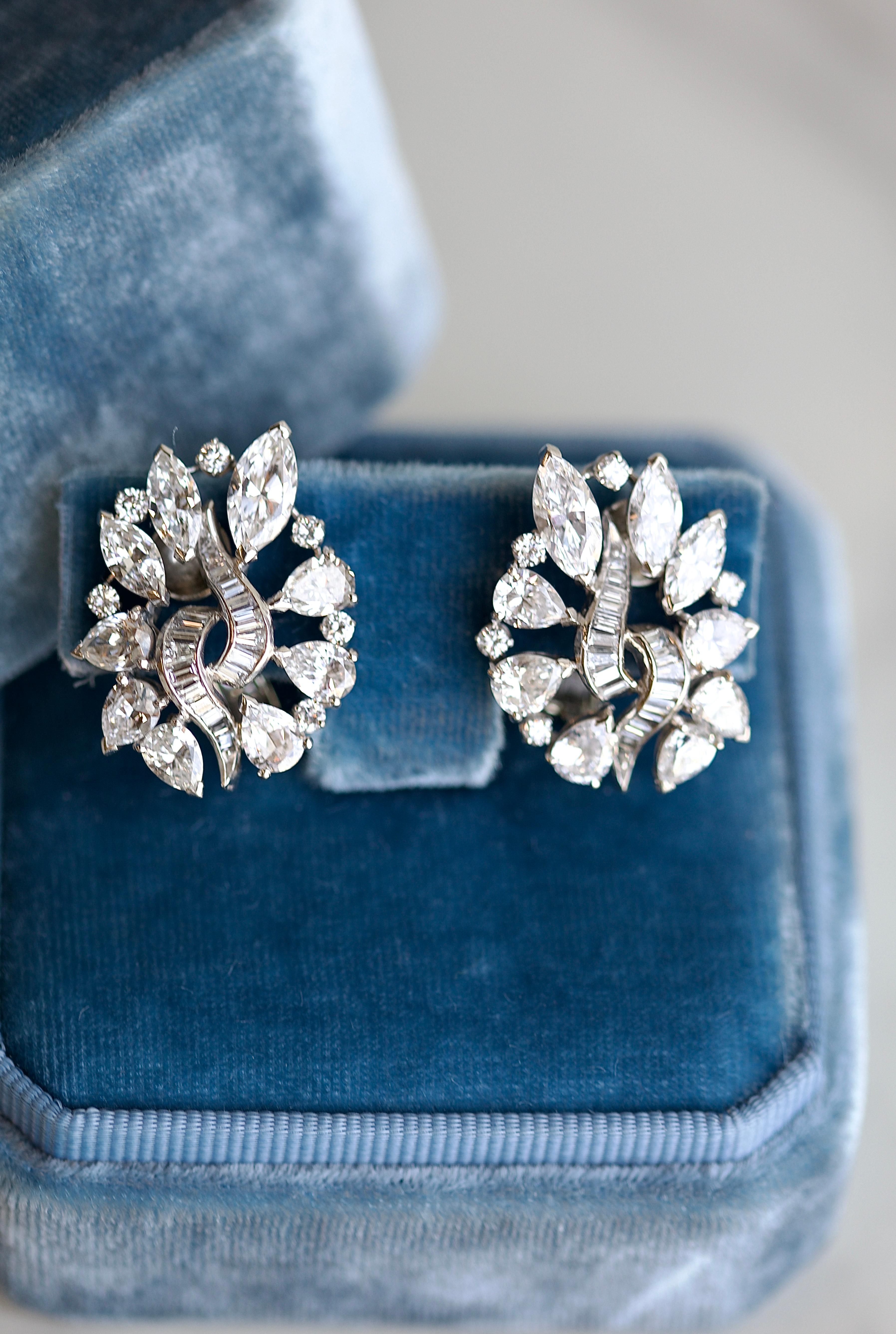 One Pair of Mid-Century Diamond White Gold Clip On Earrings In Excellent Condition For Sale In Beverly Hills, CA