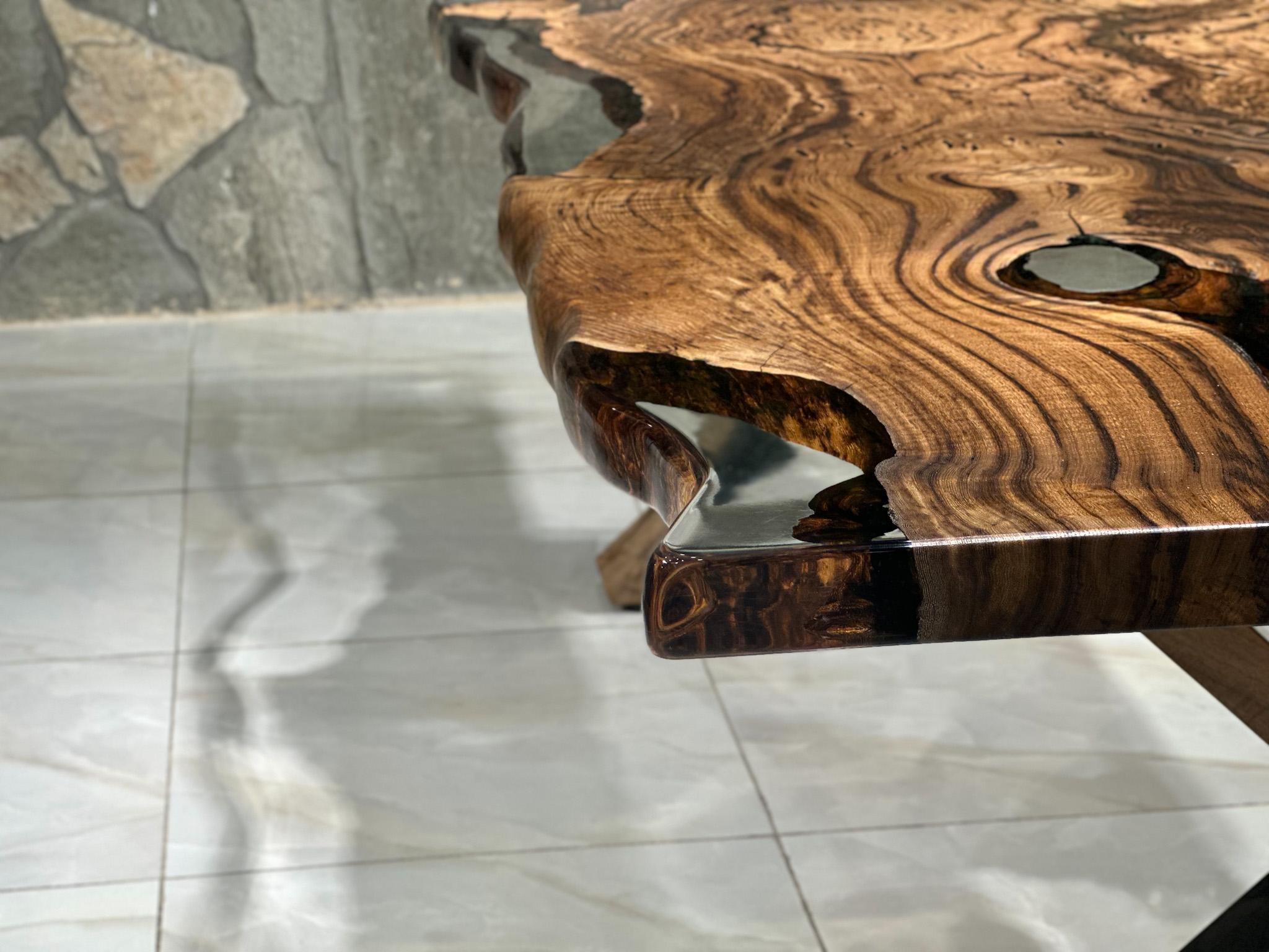 One-Piece Chestnut Live EdgeClear Epoxy Resin Dining Table For Sale 4