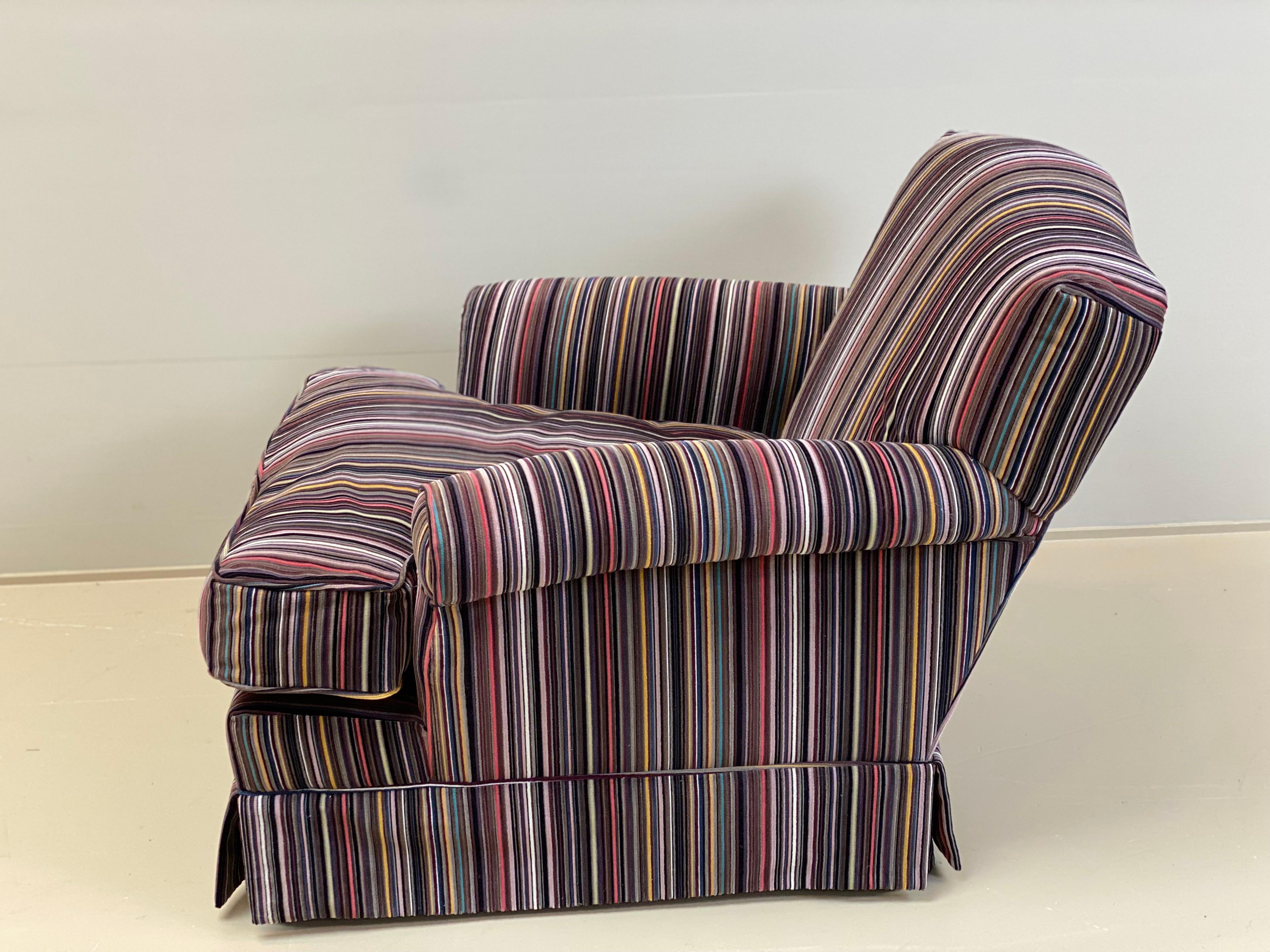 Komfortables One-Setzer-Sofa in einem  Bunt gestreifter Paul Smith-Stoff im Zustand „Neu“ im Angebot in Schellebelle, BE
