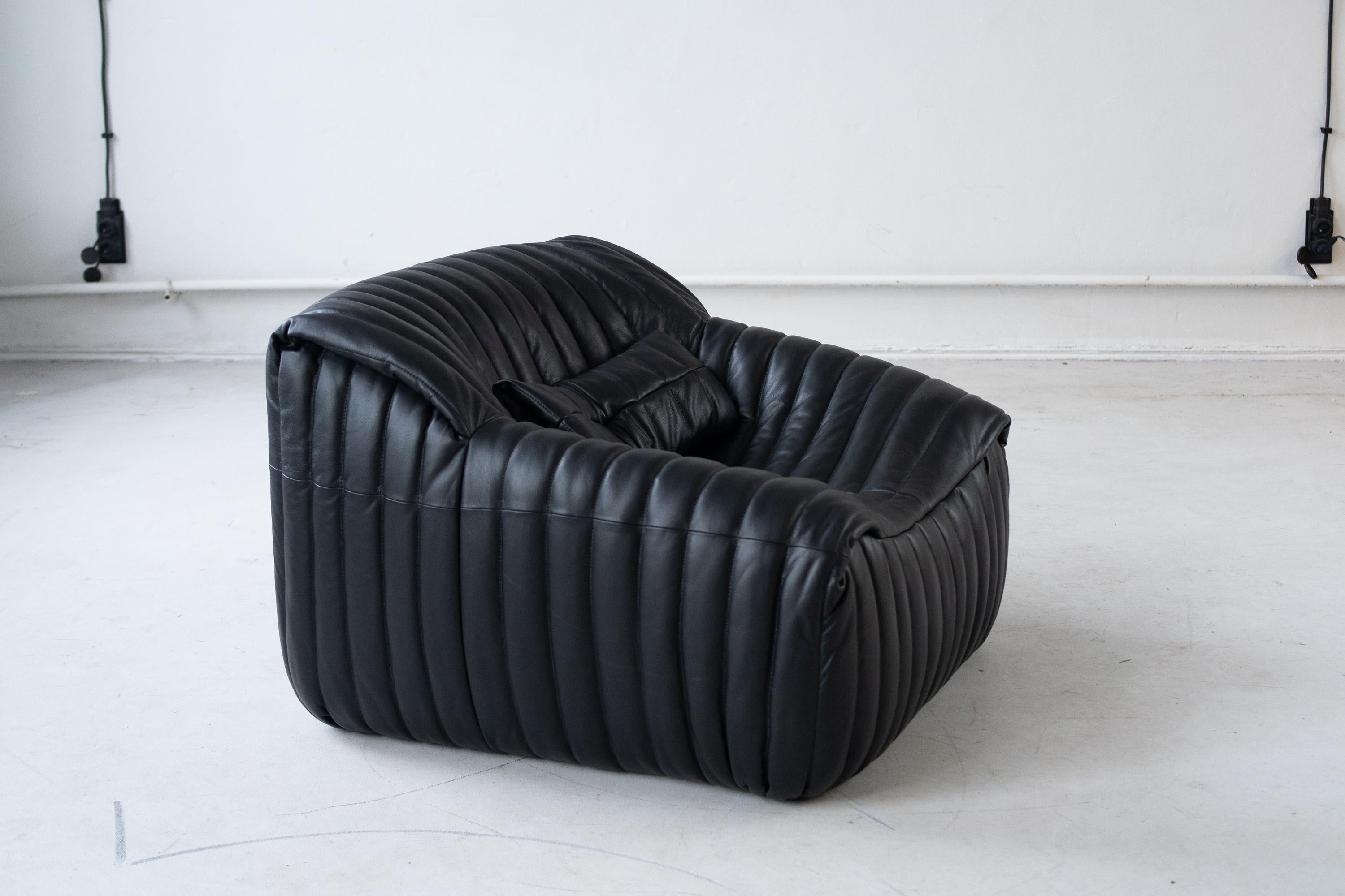 Mid-Century Modern One seater Sandra sofa  designed by Annie Hiéronimus for Cinna  For Sale
