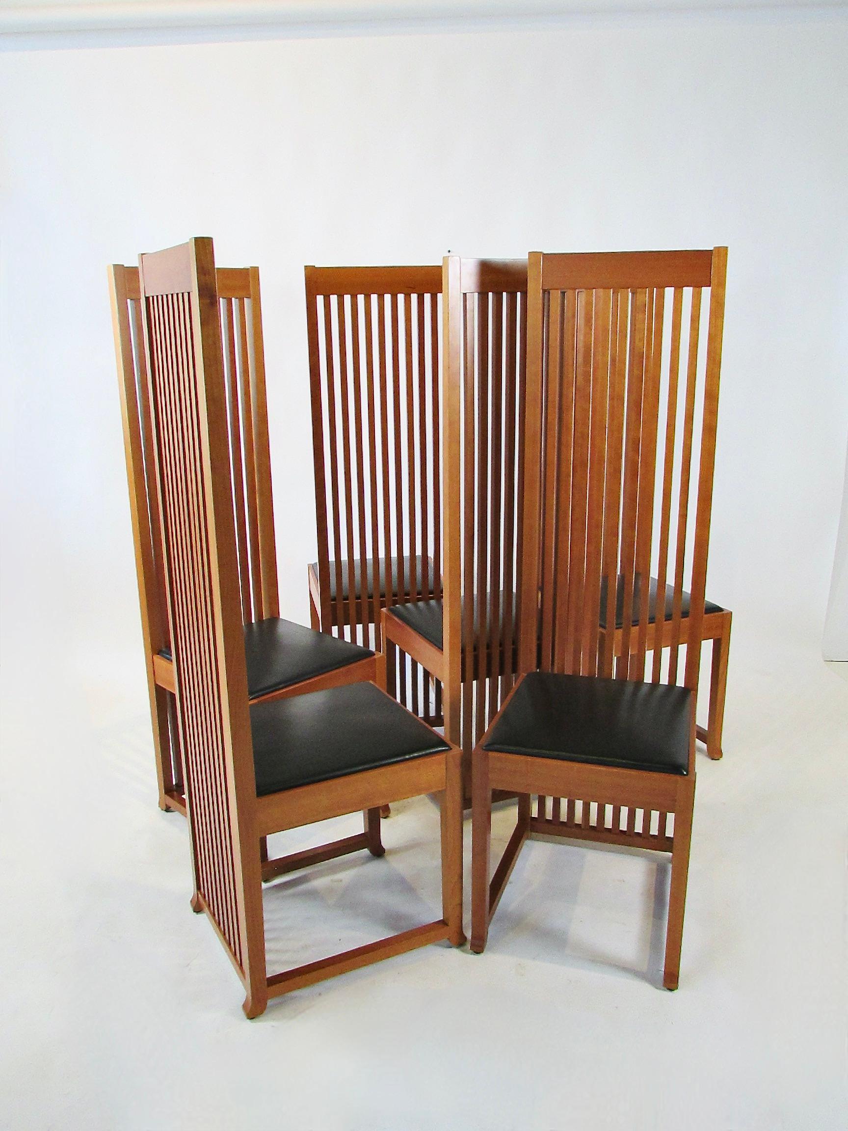 Ein Satz von sechs Frank Lloyd Wright Cassina Robie Stühlen zwei Sätze verfügbar im Angebot 3