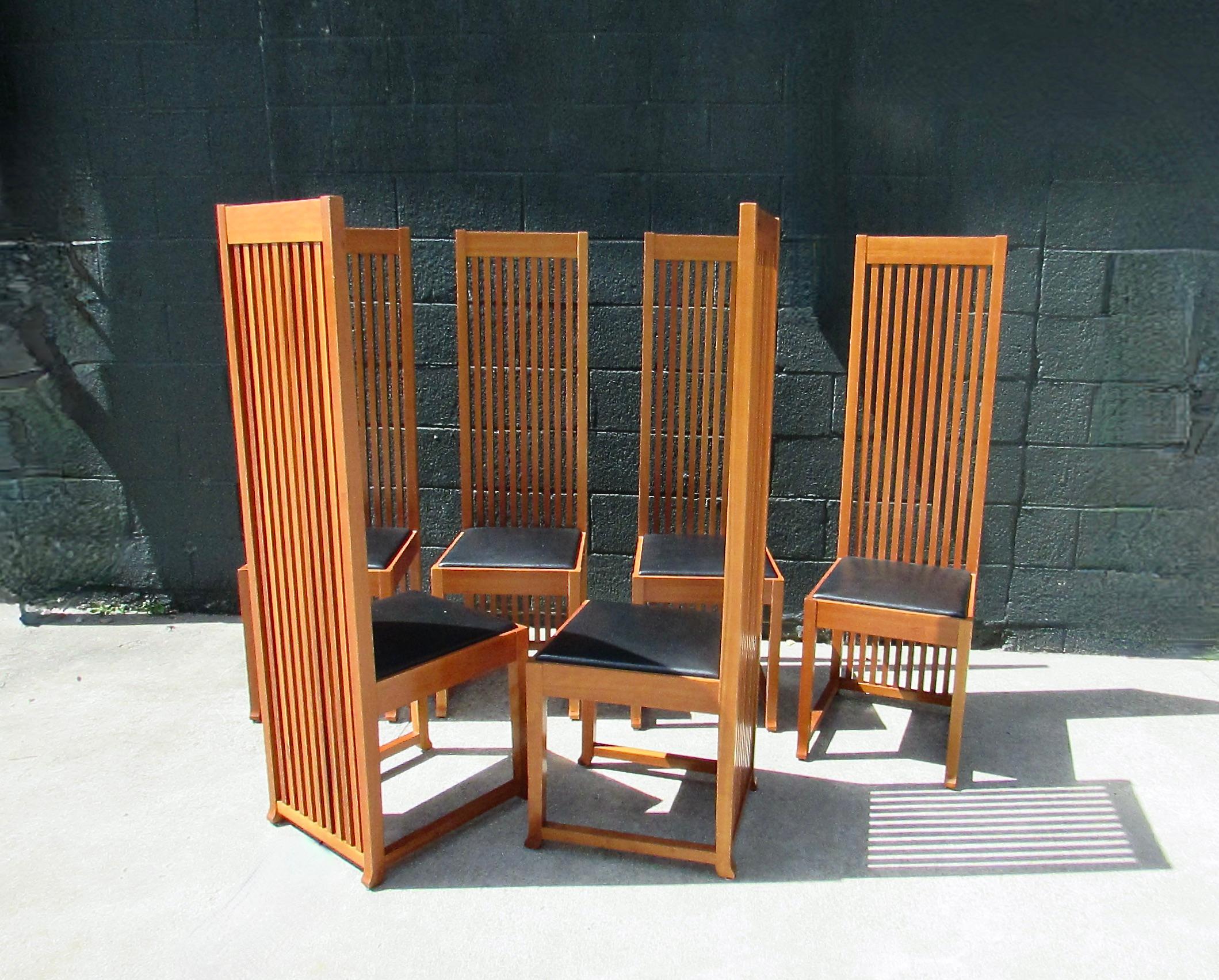 Ein Satz von sechs sehr sauberen Frank Lloyd Wright hohen Lattenrücken 