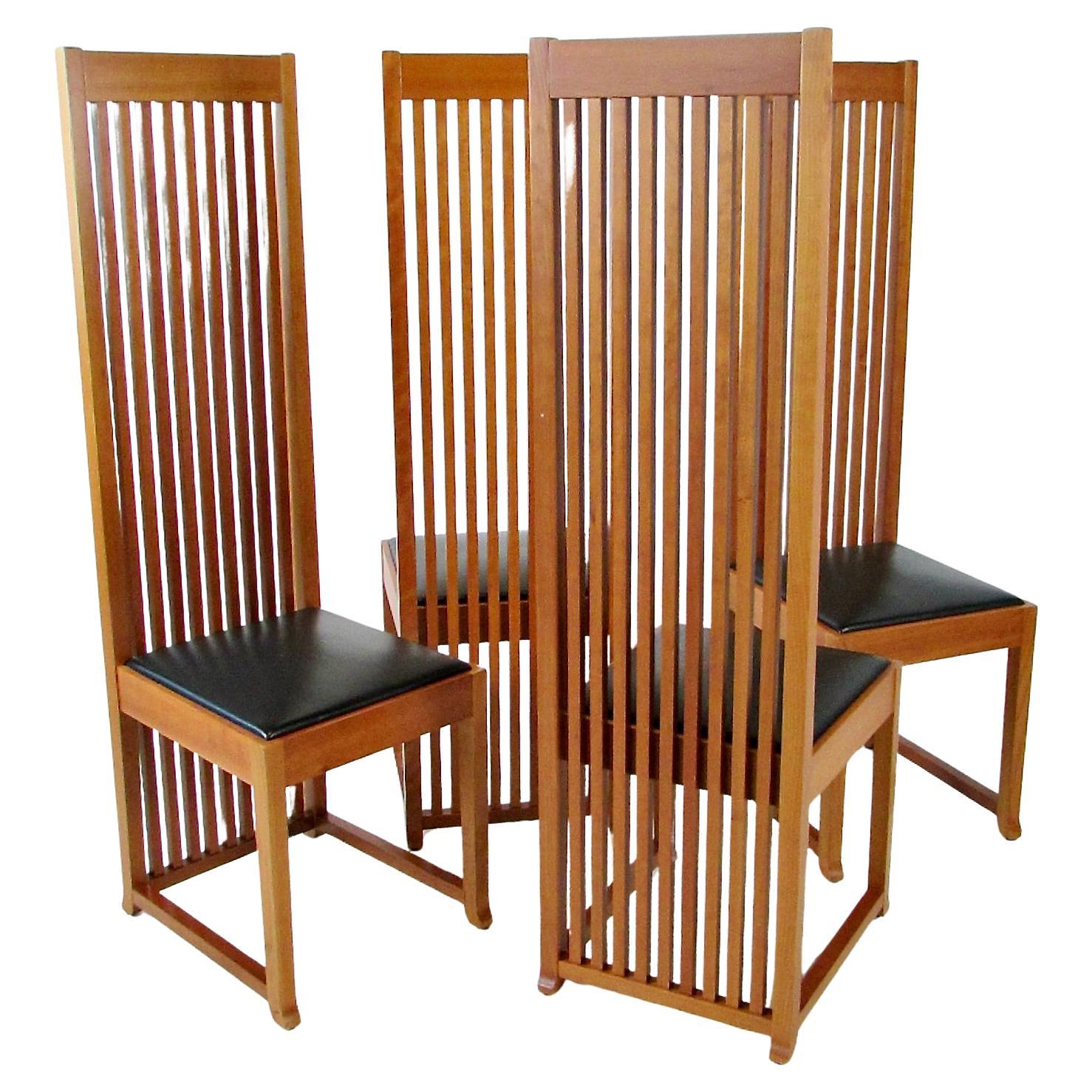 Ein Satz von sechs Frank Lloyd Wright Cassina Robie Stühlen zwei Sätze verfügbar im Angebot