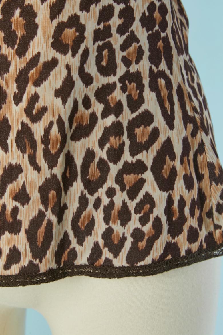 Noir Top à une épaule avec imprimé animalier et bord en dentelle D.G. en vente