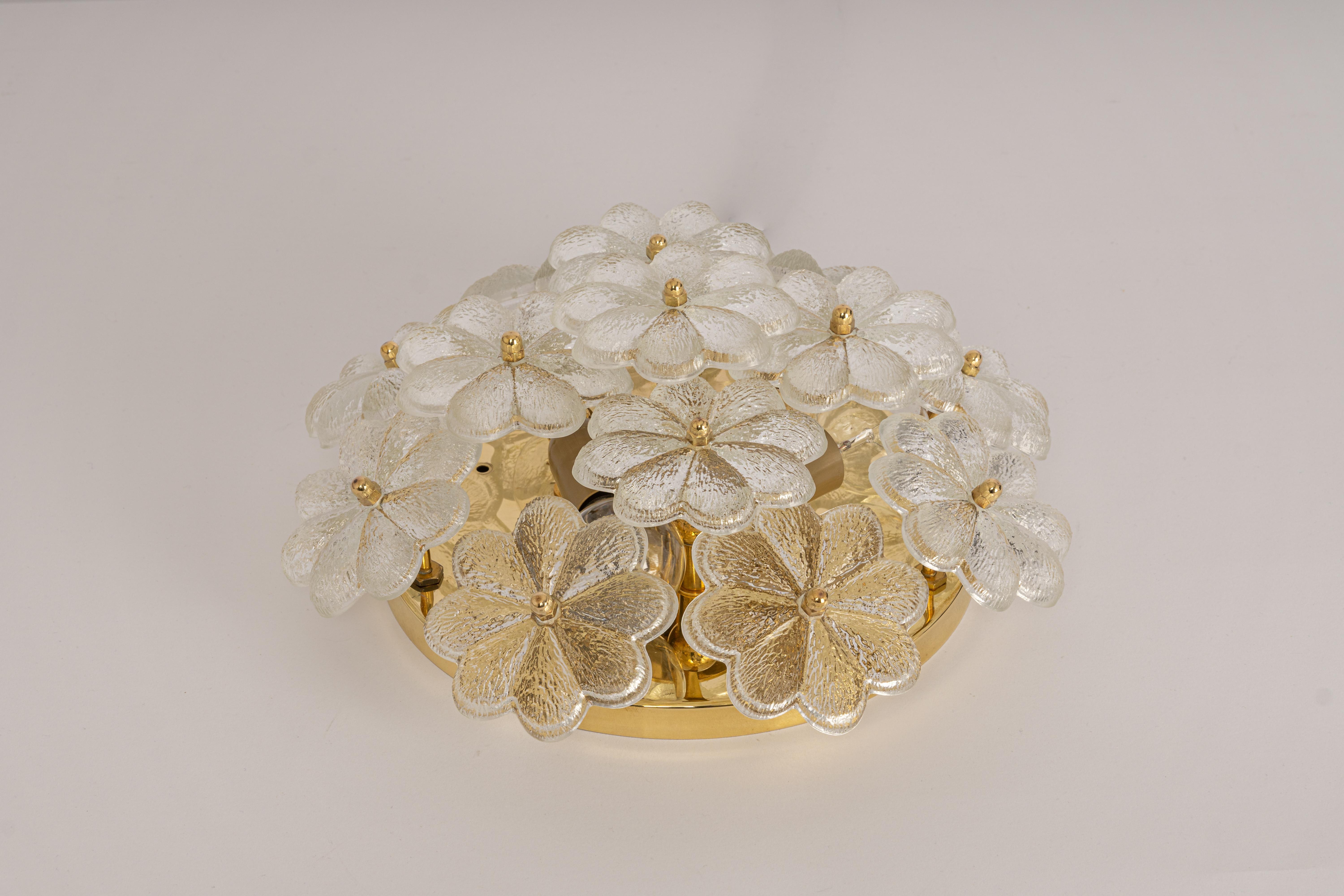 One Stunning Petite Glass Flower Wall Light by Ernst Palme, Germany, 1970s (Deutsch)
