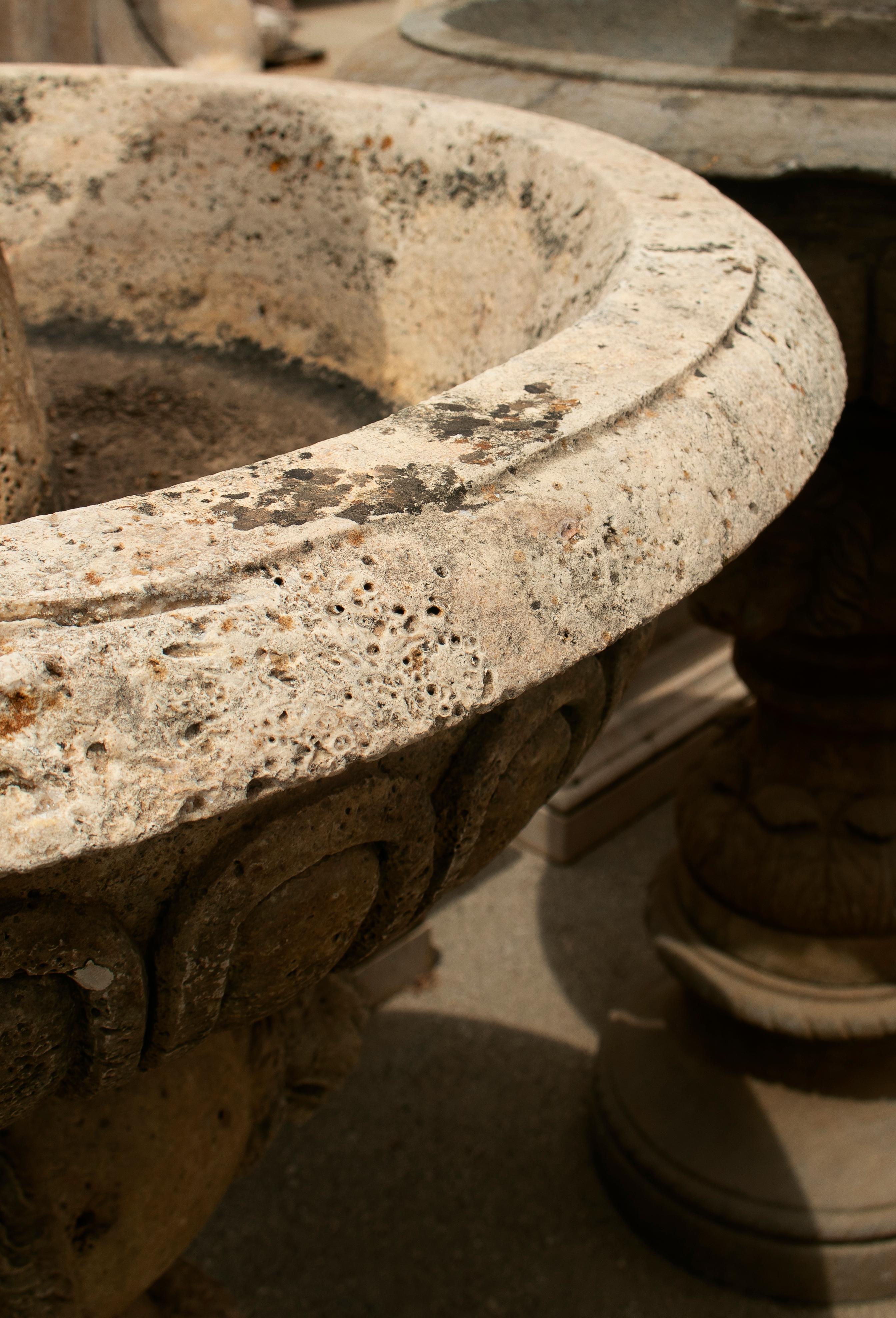 One-Tier Fountain Hand Carved in Romano Travertine Marble In Good Condition In Marbella, ES