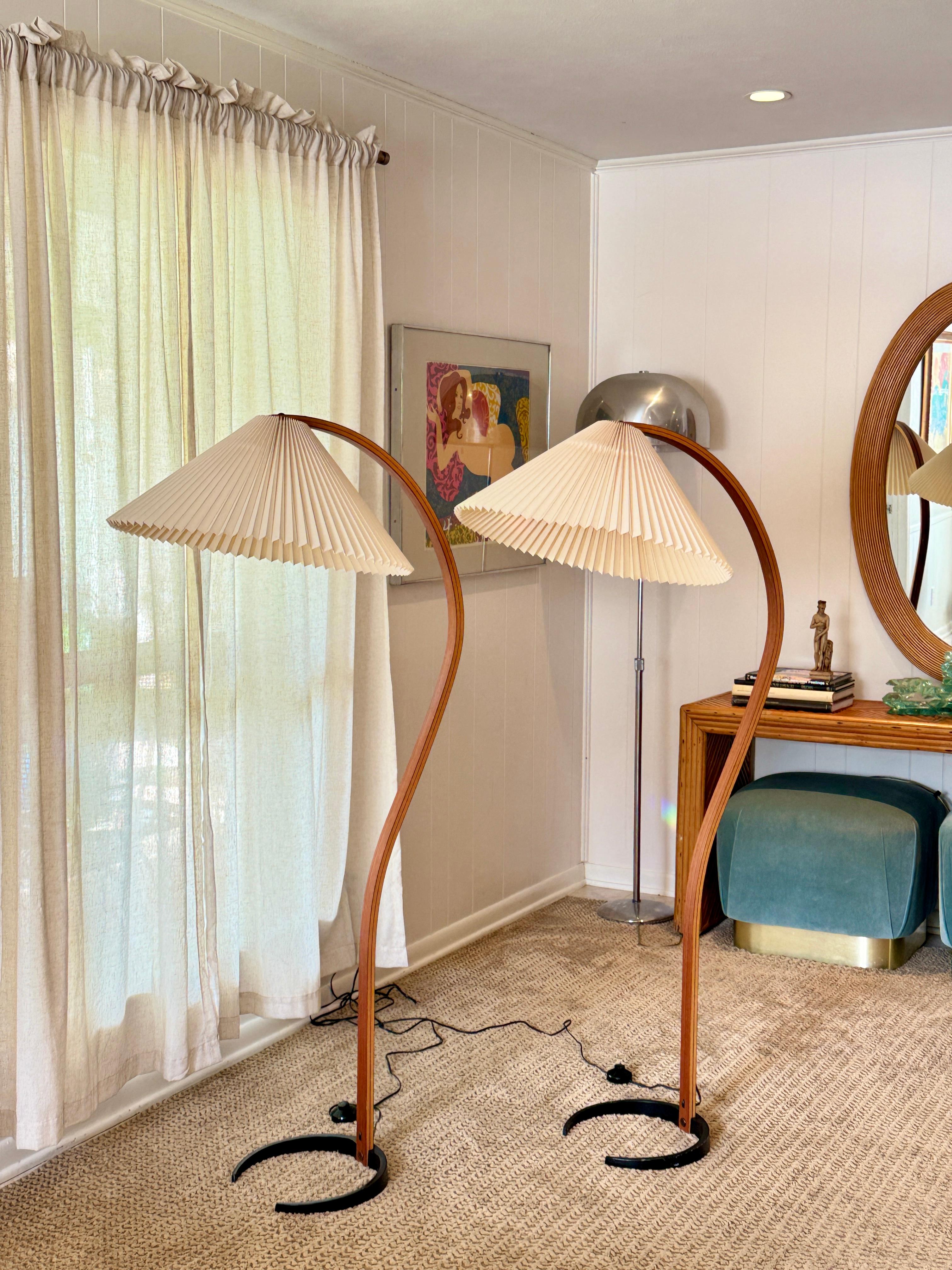 One vintage Caprani bentwood lamp, circa 1970s. Only one available. 13