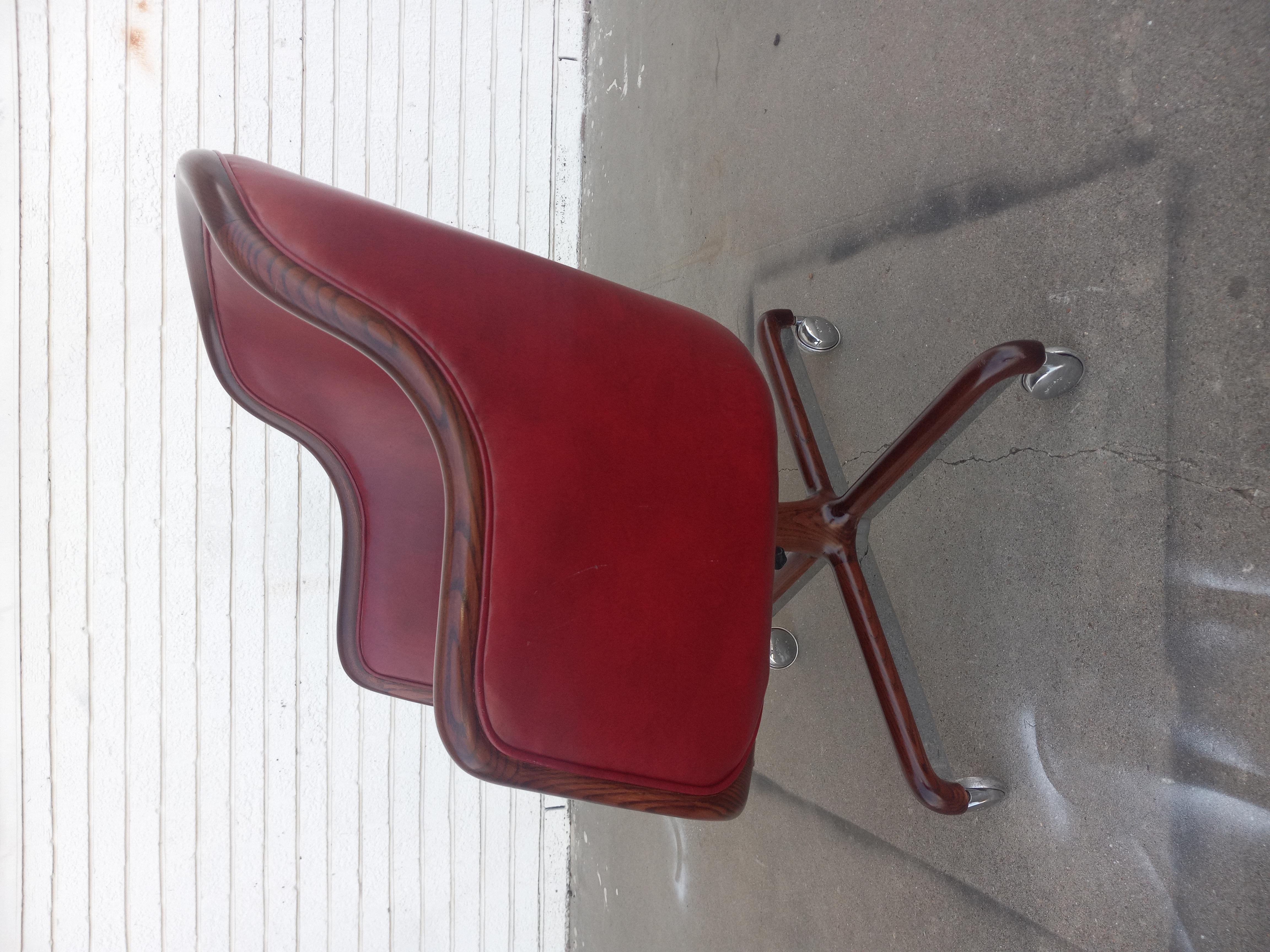 One Vintage Midcentury Ward Bennett Brickel Executive Chair For Sale 2