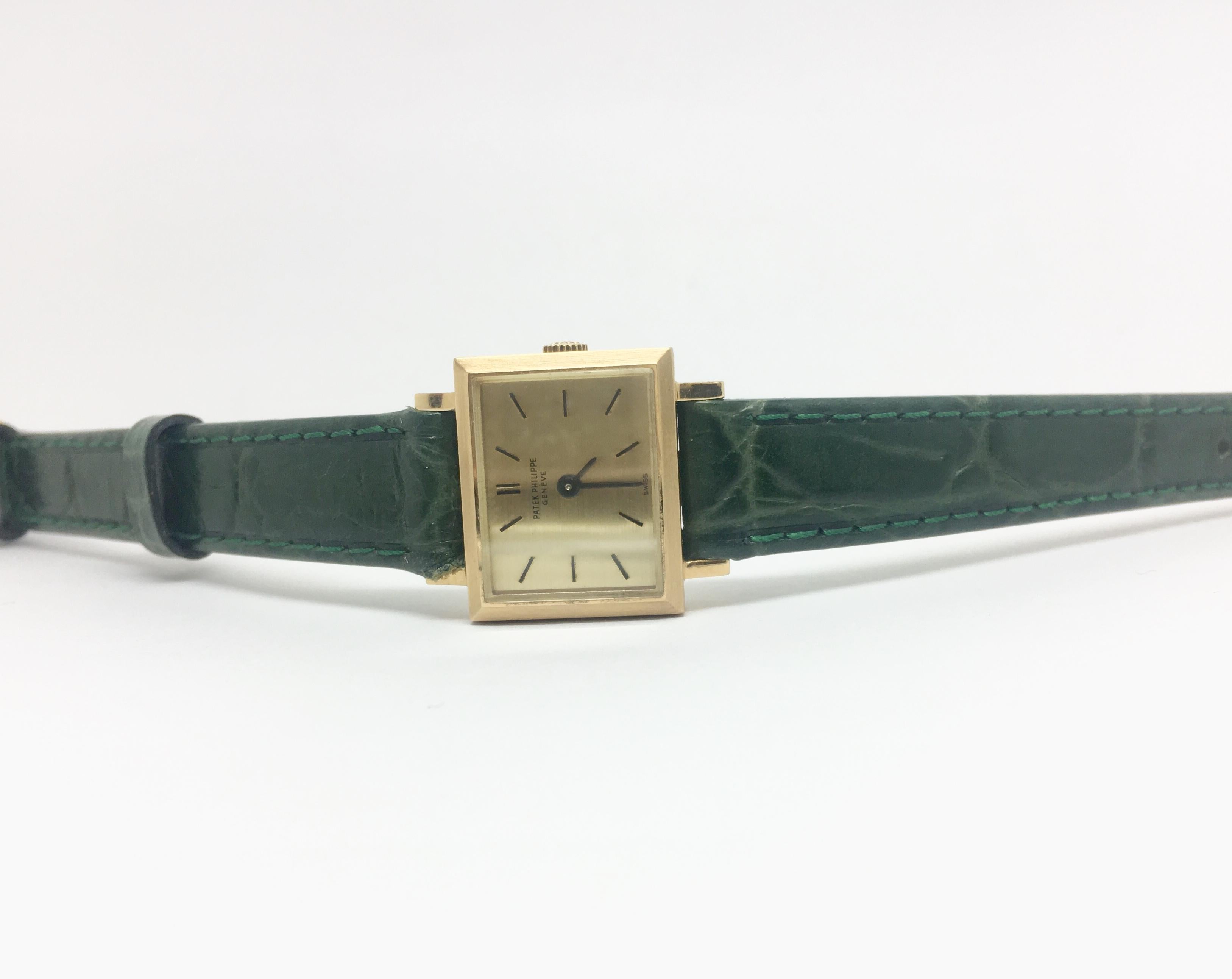 One Vintage Patek Philippe Time Piece In Good Condition For Sale In Ottawa, Ontario