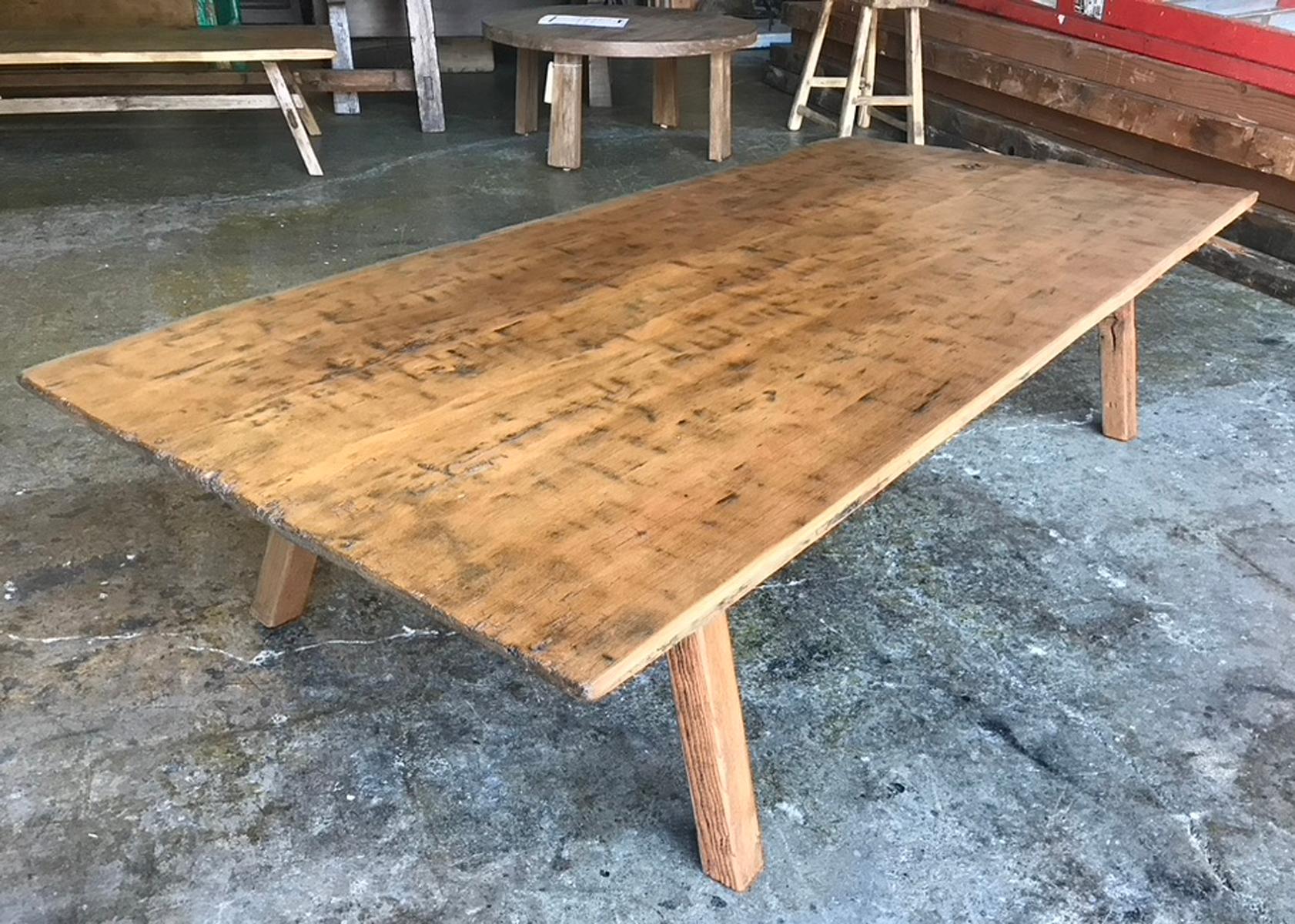 One Wide Board Coffee Table In Good Condition For Sale In Los Angeles, CA