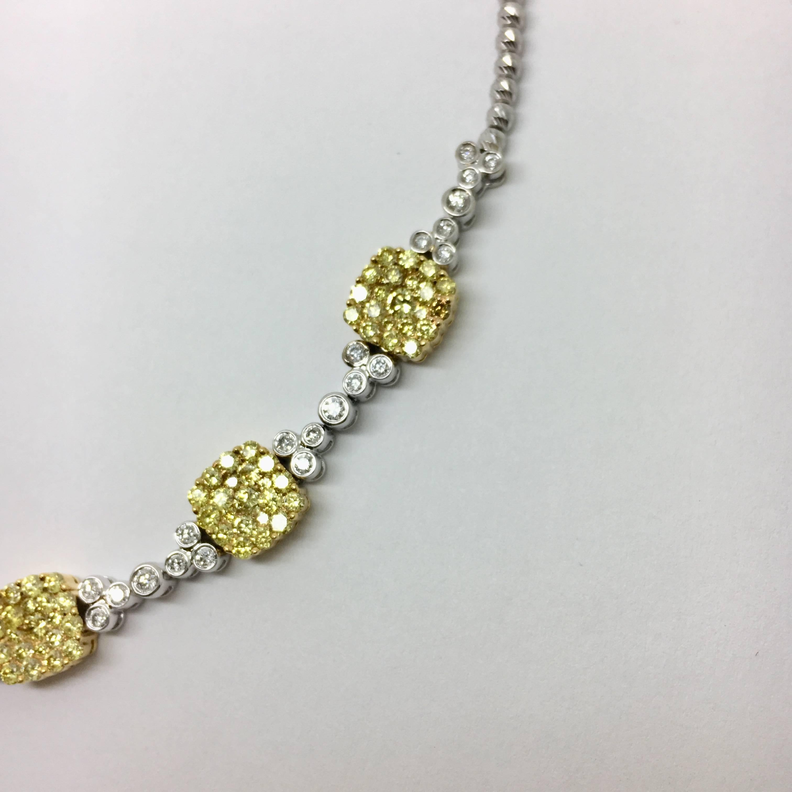 One Yellow Diamond Fancy Necklace on 18 Karat White Gold Chain Damen im Angebot