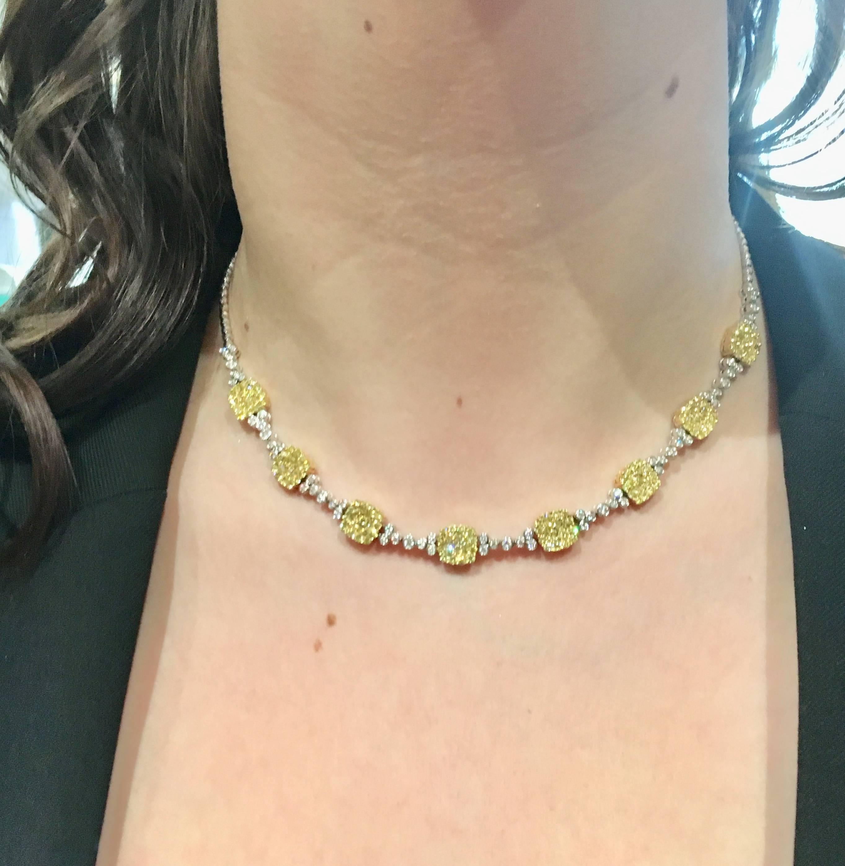 One Yellow Diamond Fancy Necklace on 18 Karat White Gold Chain im Angebot 3