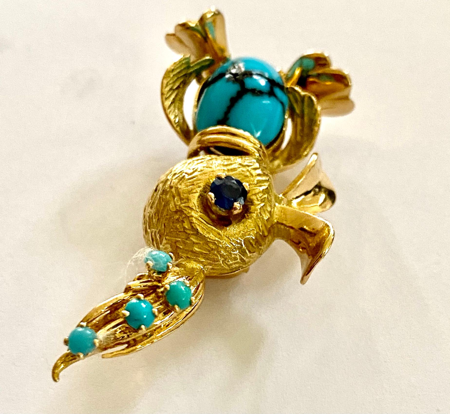 Cabochon One Yellow Gold Duck Brooch, France, circa 1955 For Sale