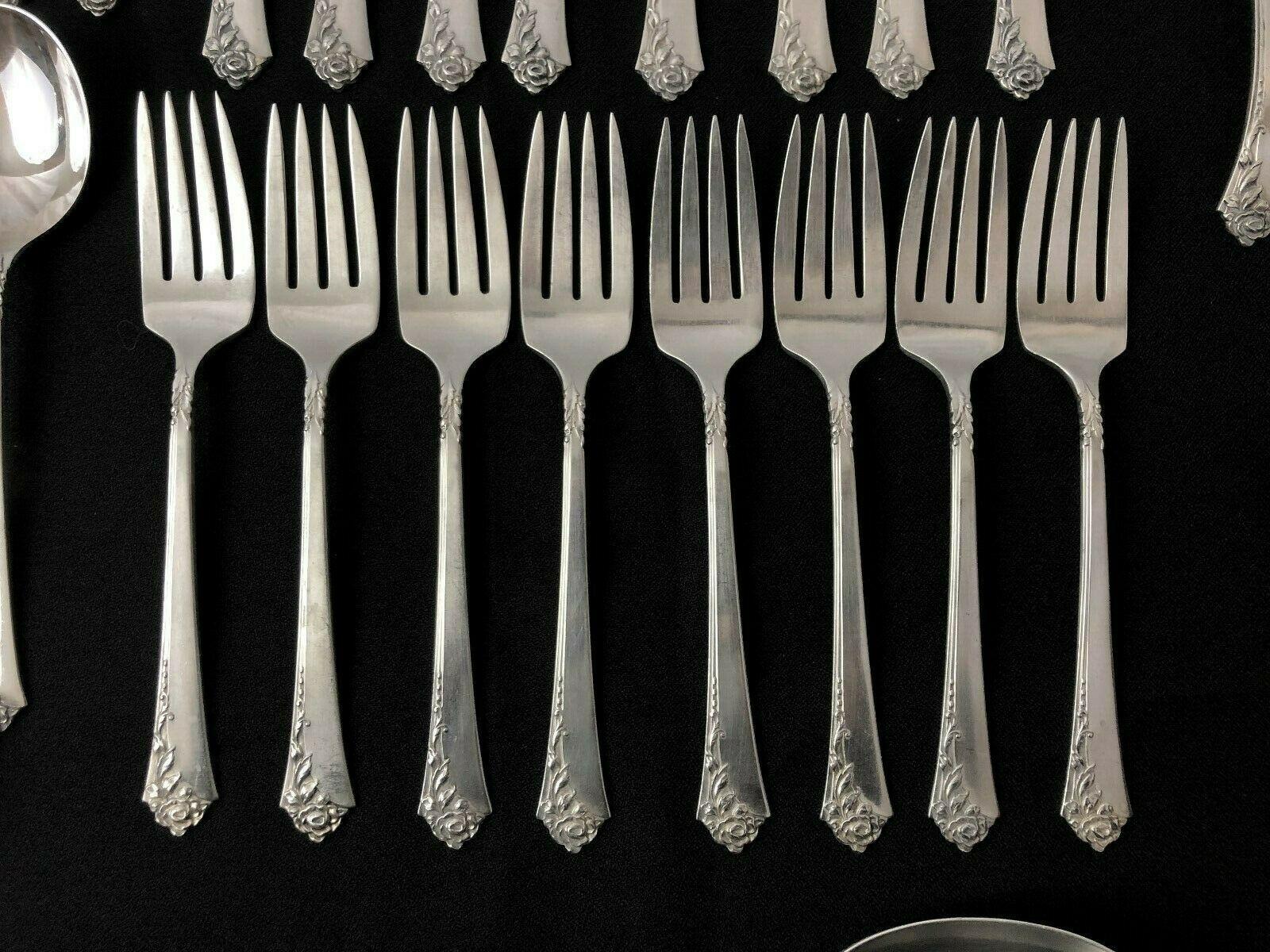 Oneida Heirloom Silver Sterling Silver Flatware Service for Eight, Damask Rose In Good Condition For Sale In Seattle, WA