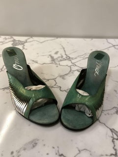 Onex Vintage 1970s Green Silver Leather Boomerang Heels Size 7 Women’s