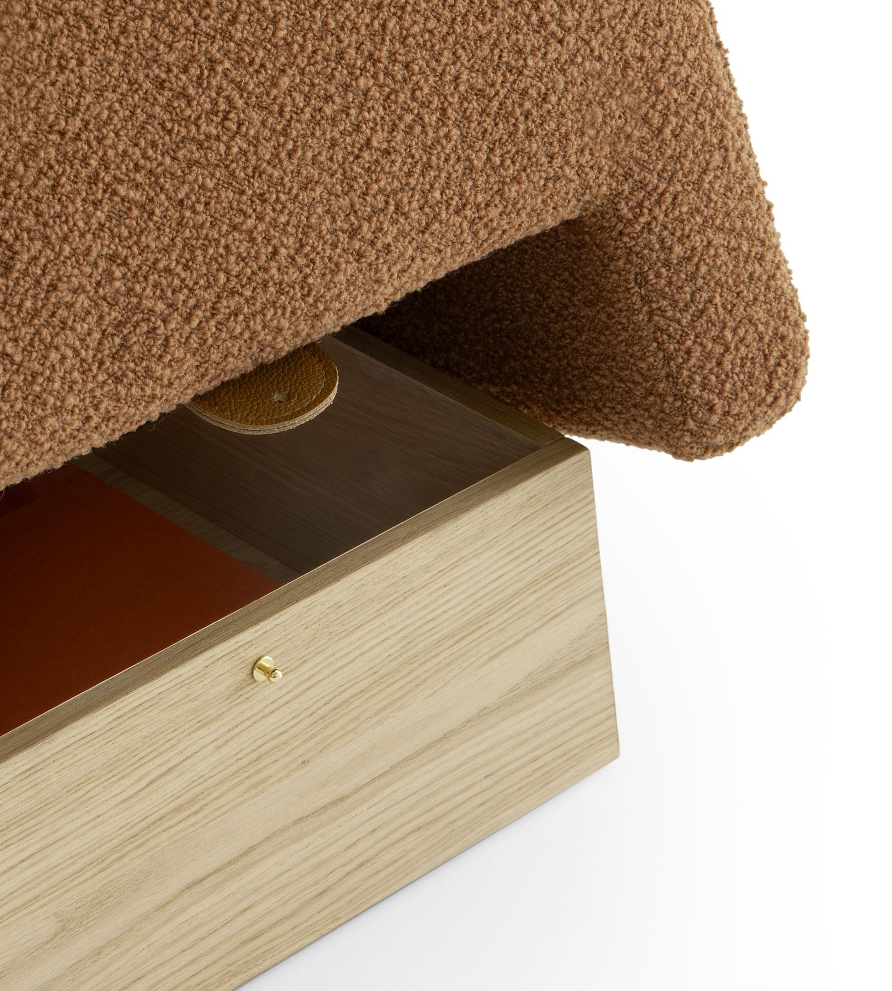 Onigiri Pouf aus Wolle und Eiche von Morica Design im Zustand „Neu“ im Angebot in Geneve, CH