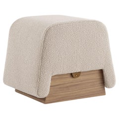 Onigiri Pouf aus Wolle und Walnussholz von Morica Design