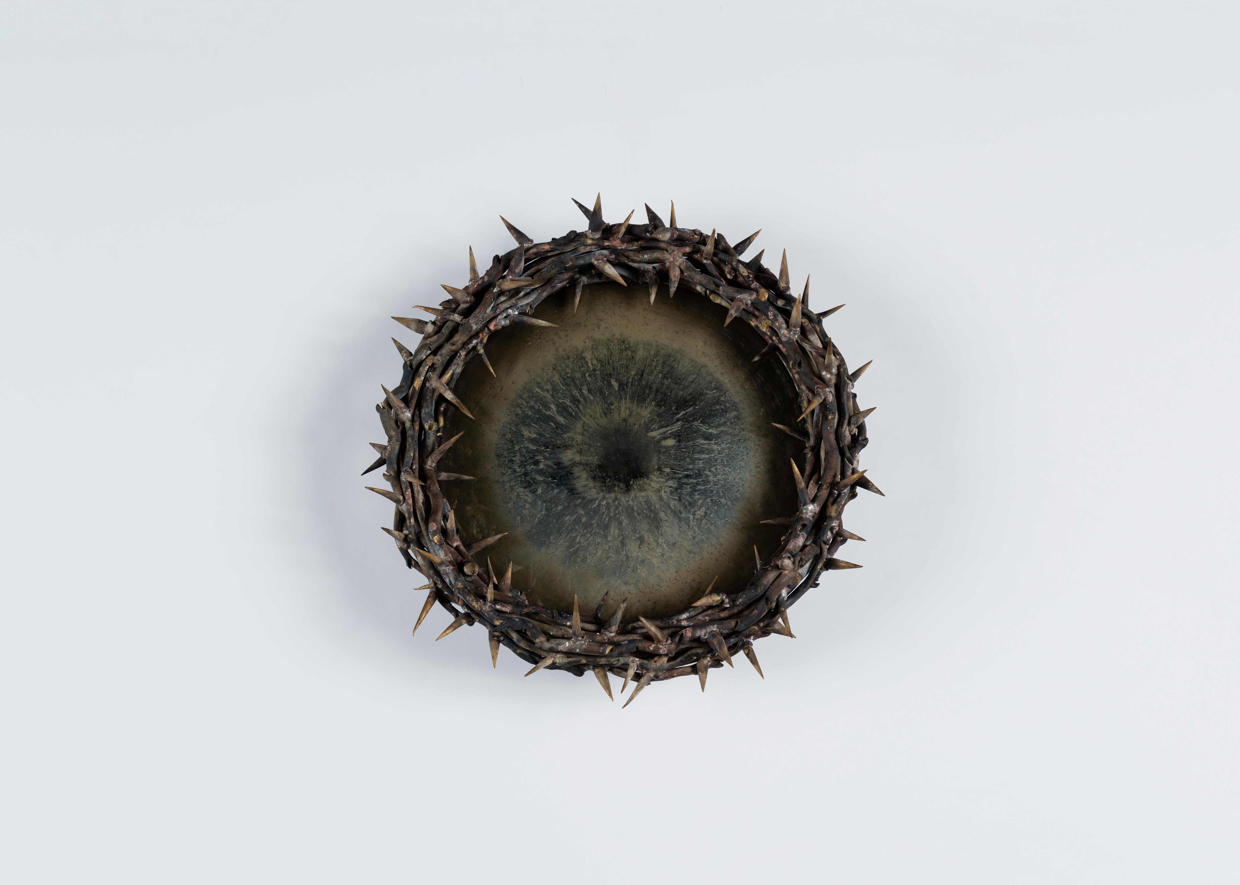 Américain Onik Agaronyan, Miroir en forme de couronne d'épines, États-Unis, 2017. en vente