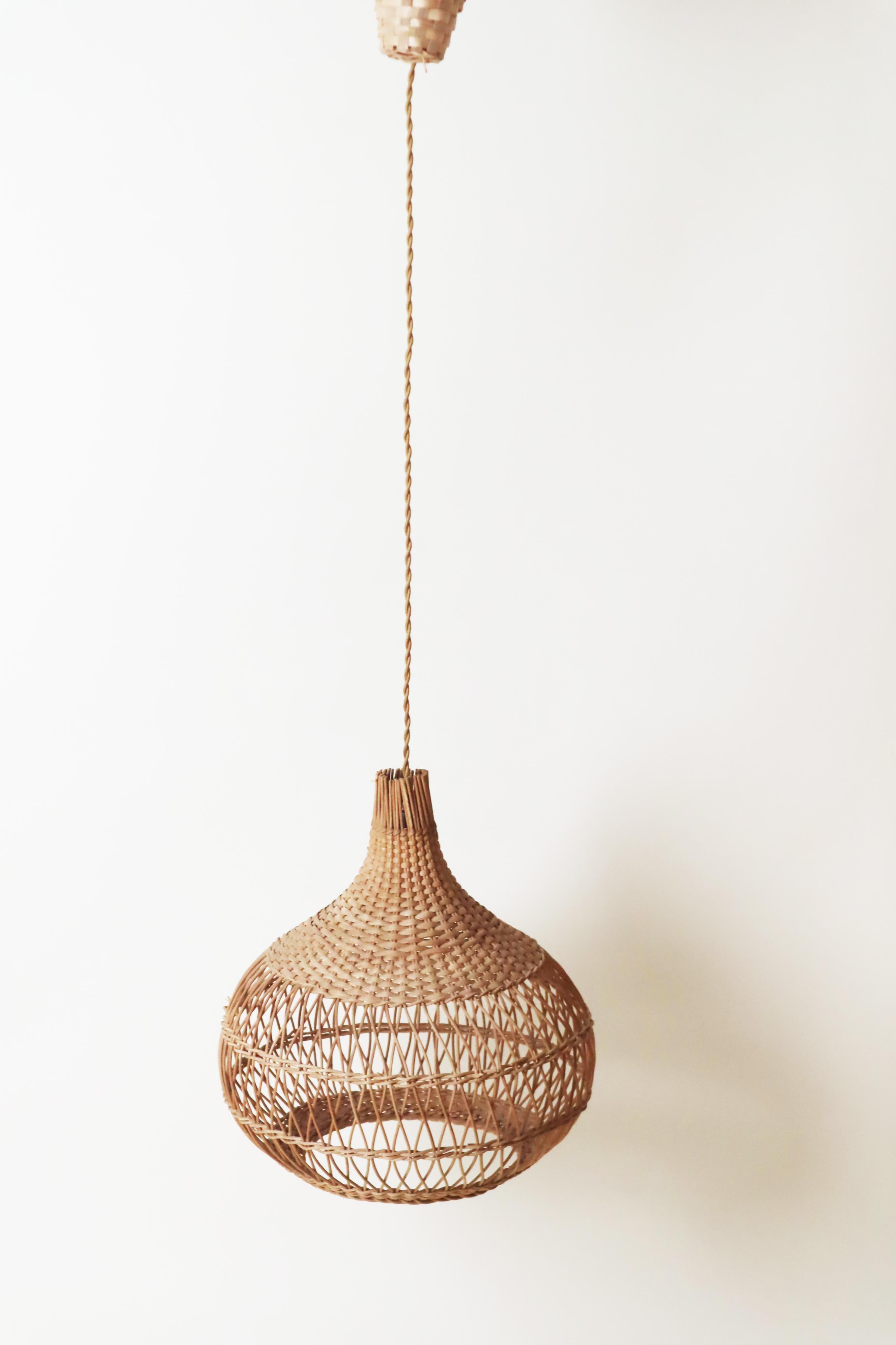 Onion-Shaped Mid-Century Modern Hand-Woven Ceiling Lamp Germany 1960s in vendita 2