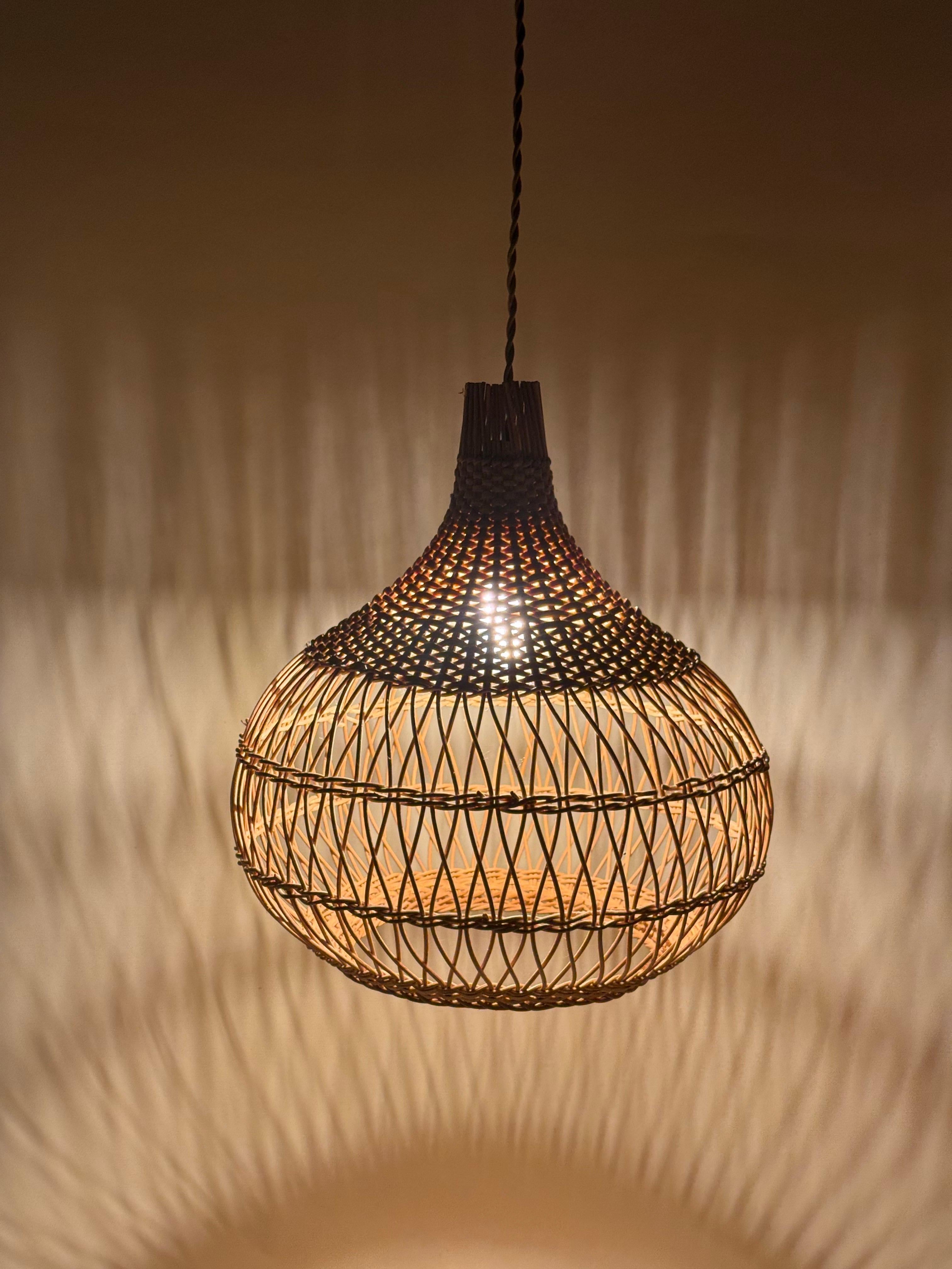 Onion-Shaped Mid-Century Modern Hand-Woven Ceiling Lamp Germany 1960s in vendita 4