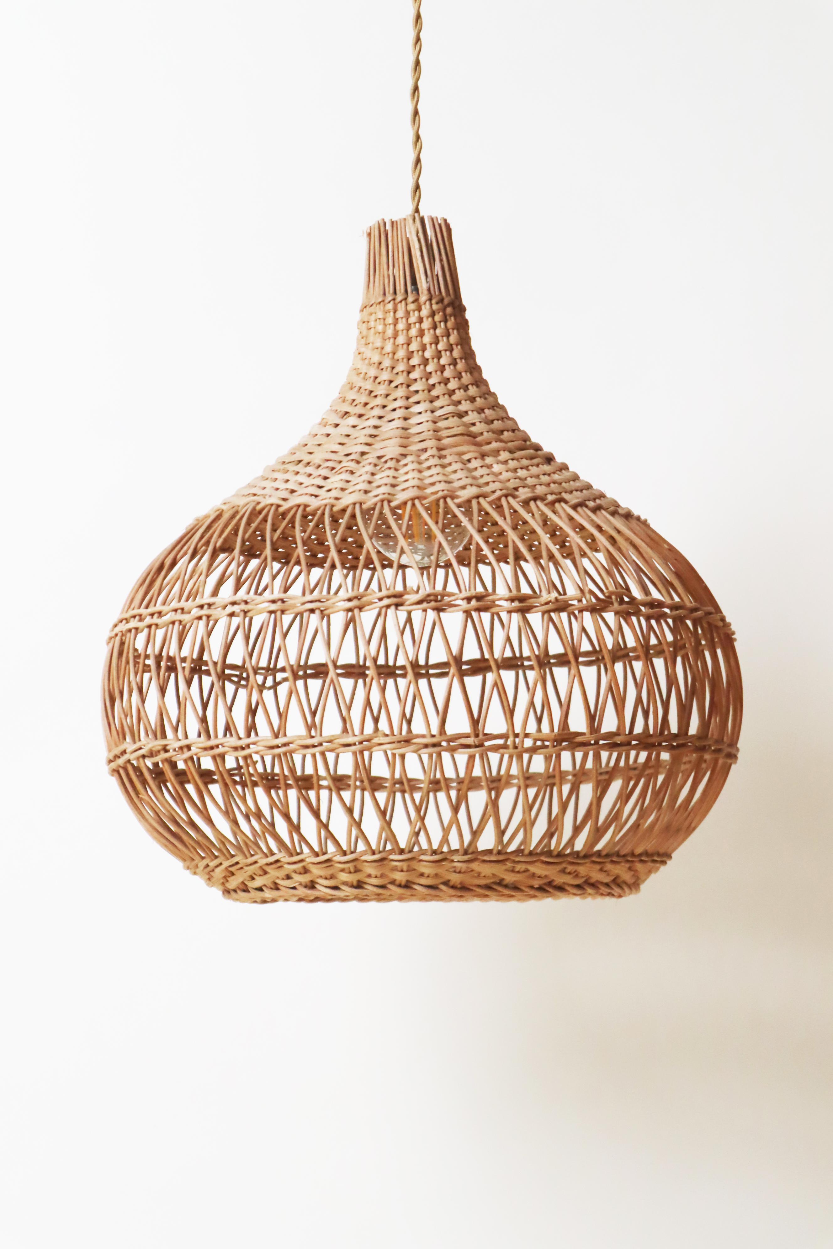 Tedesco Onion-Shaped Mid-Century Modern Hand-Woven Ceiling Lamp Germany 1960s in vendita