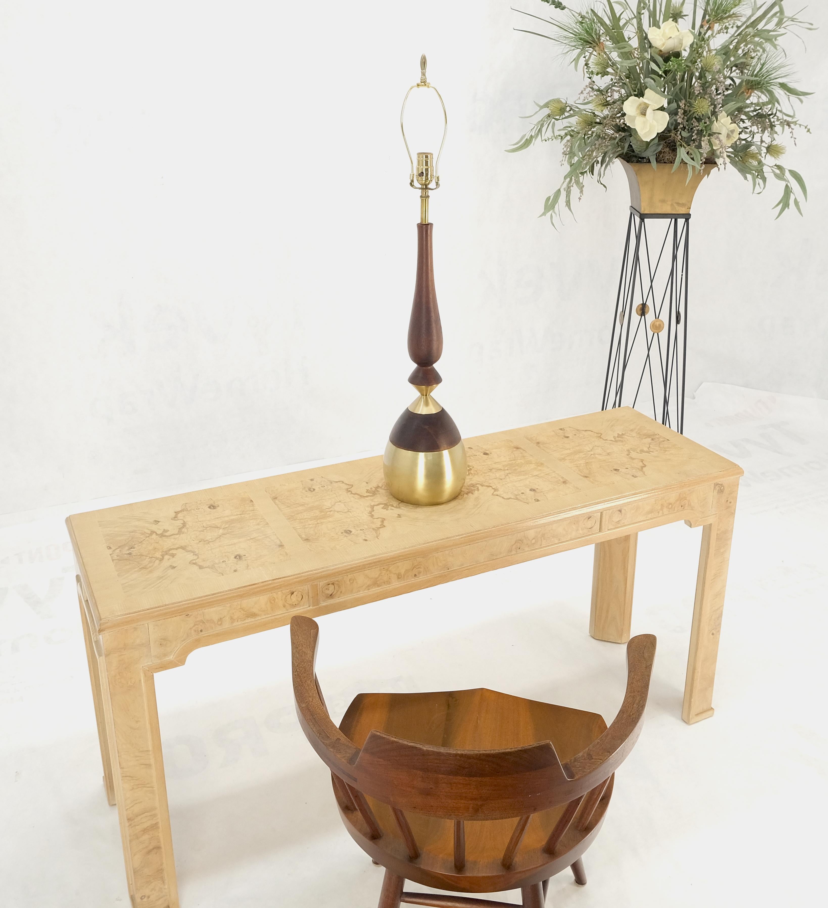 Onion Vase Shape Turned Walnut & Brass Mid Century Modern Table Lamp MINT! For Sale 5