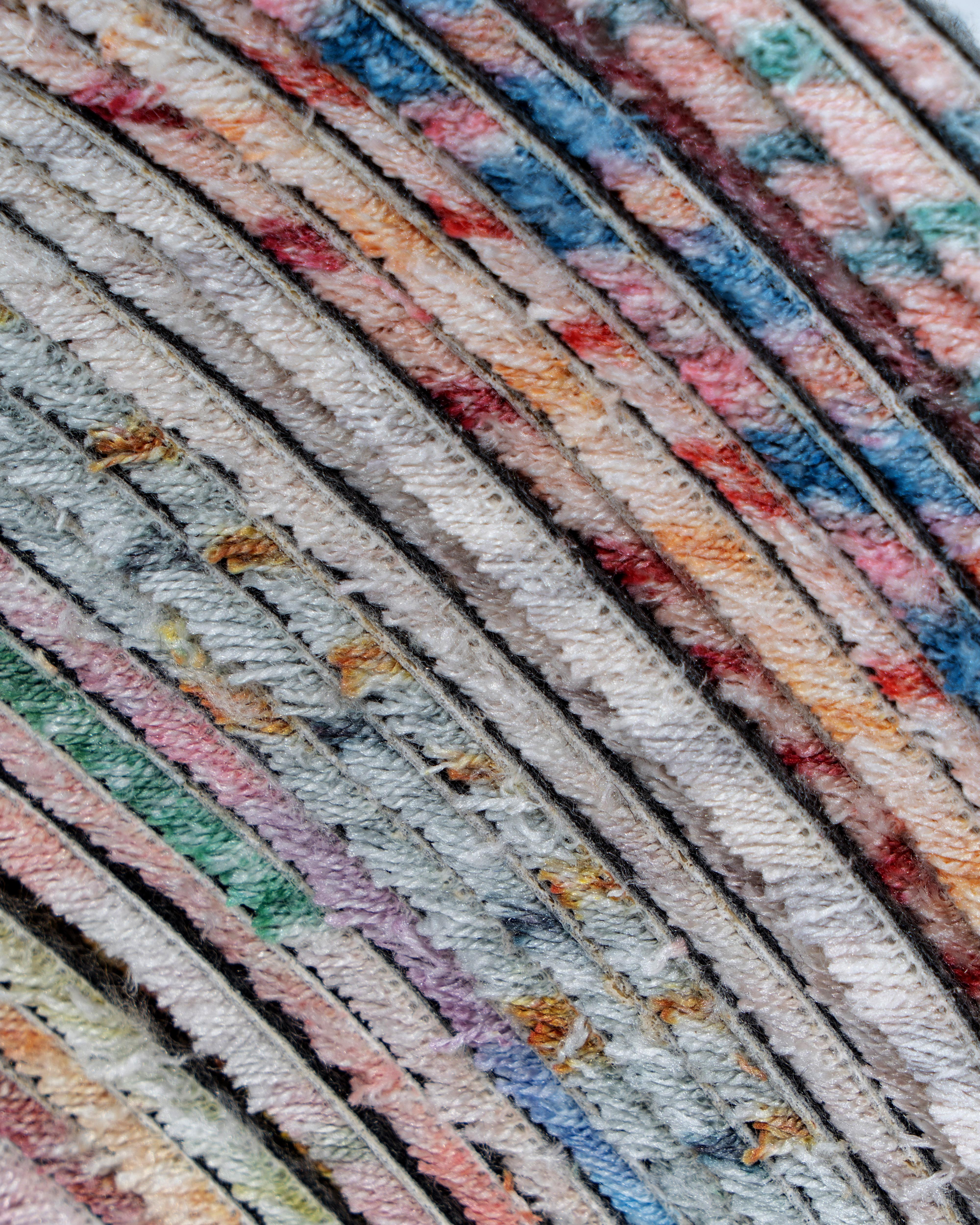 oNiric 003 phigital art revolution on Rug di Furnigible di Alessandro Brunello in vendita 1