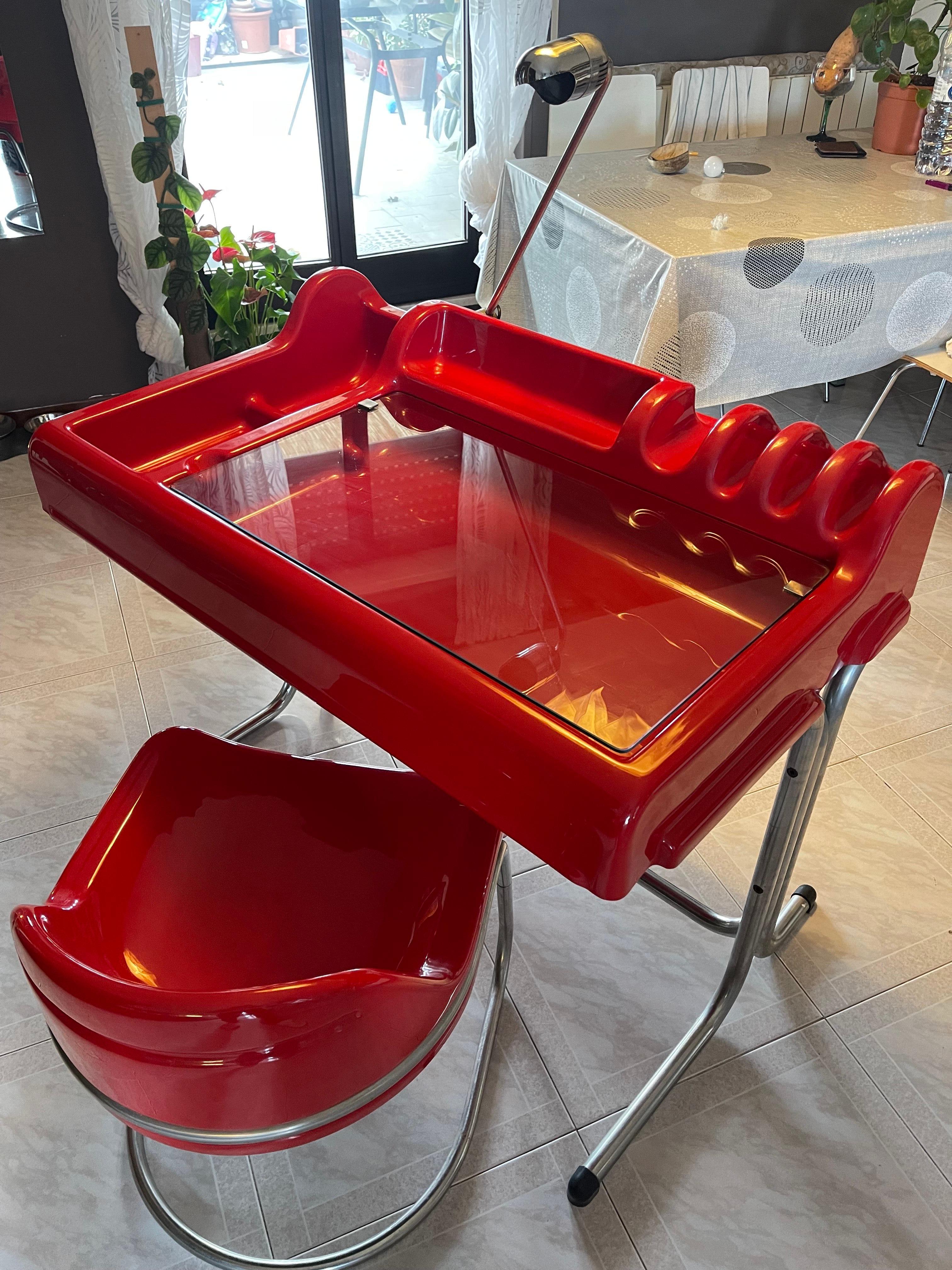 Onix desk with matching chair by Vittorio Parigi & Nani Prina In Good Condition For Sale In Kleinburg, ON