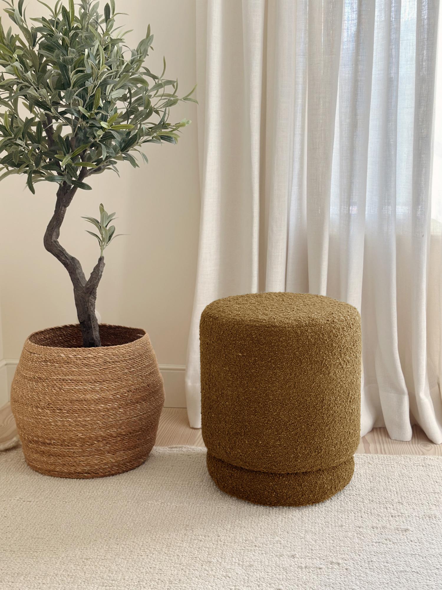 Organique Pouf Modernity Ottoman ONIX en bouclé vert sec en vente