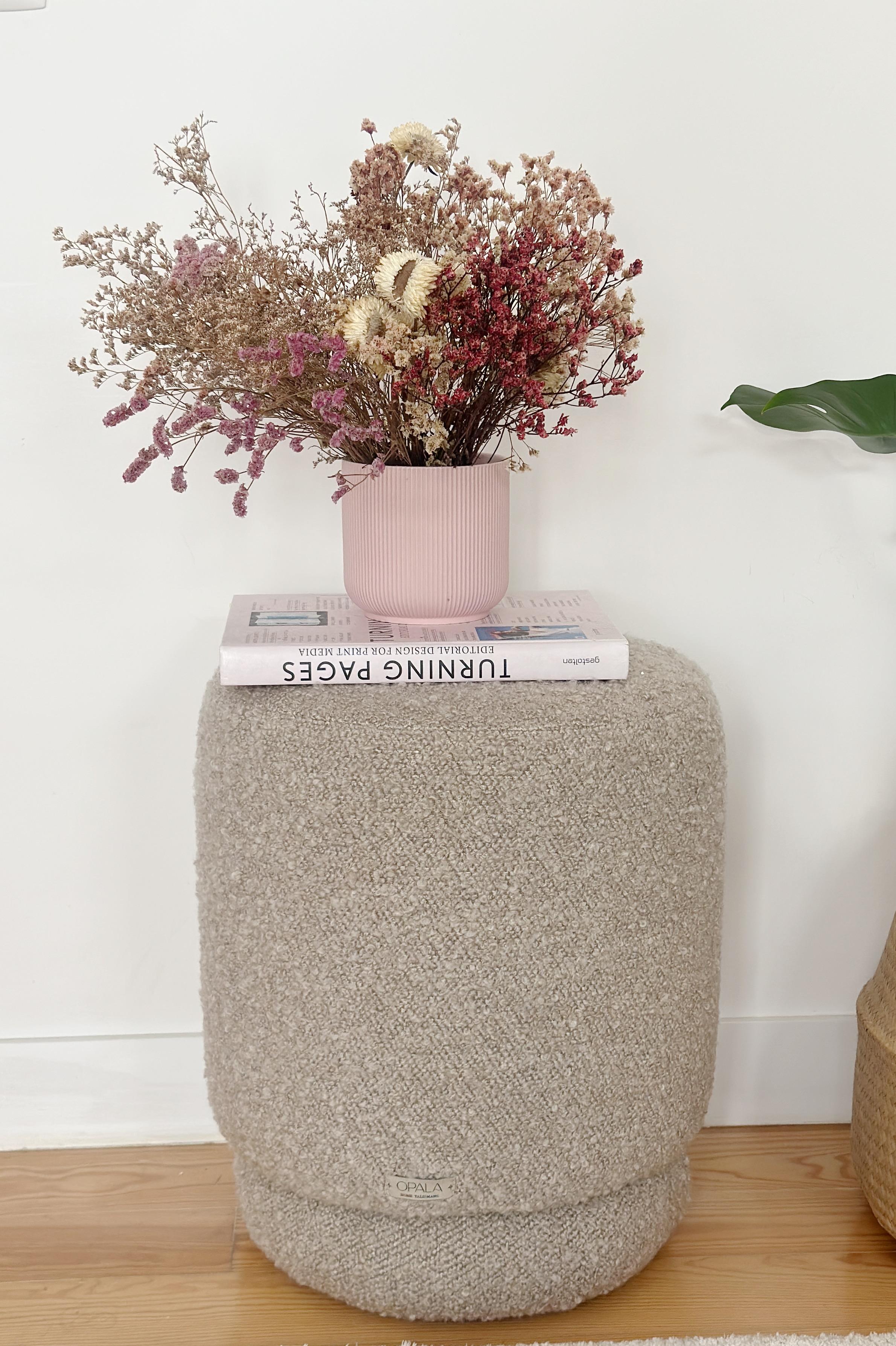ONIX Otomana Puf Moderna Ecológica en Bouclé color Blanco Capuchino Moderno orgánico en venta