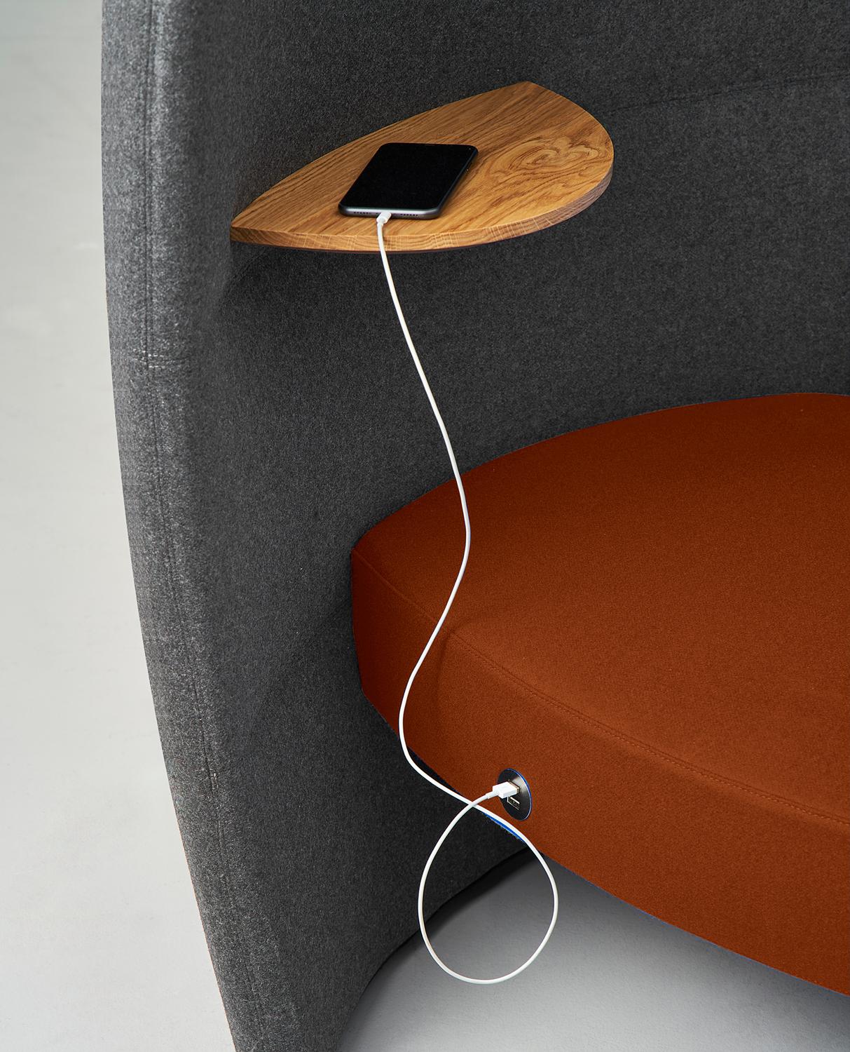 Sillón Only Ju Relax con repisa de roble y toma USB by Quinti Sedute Otro en venta