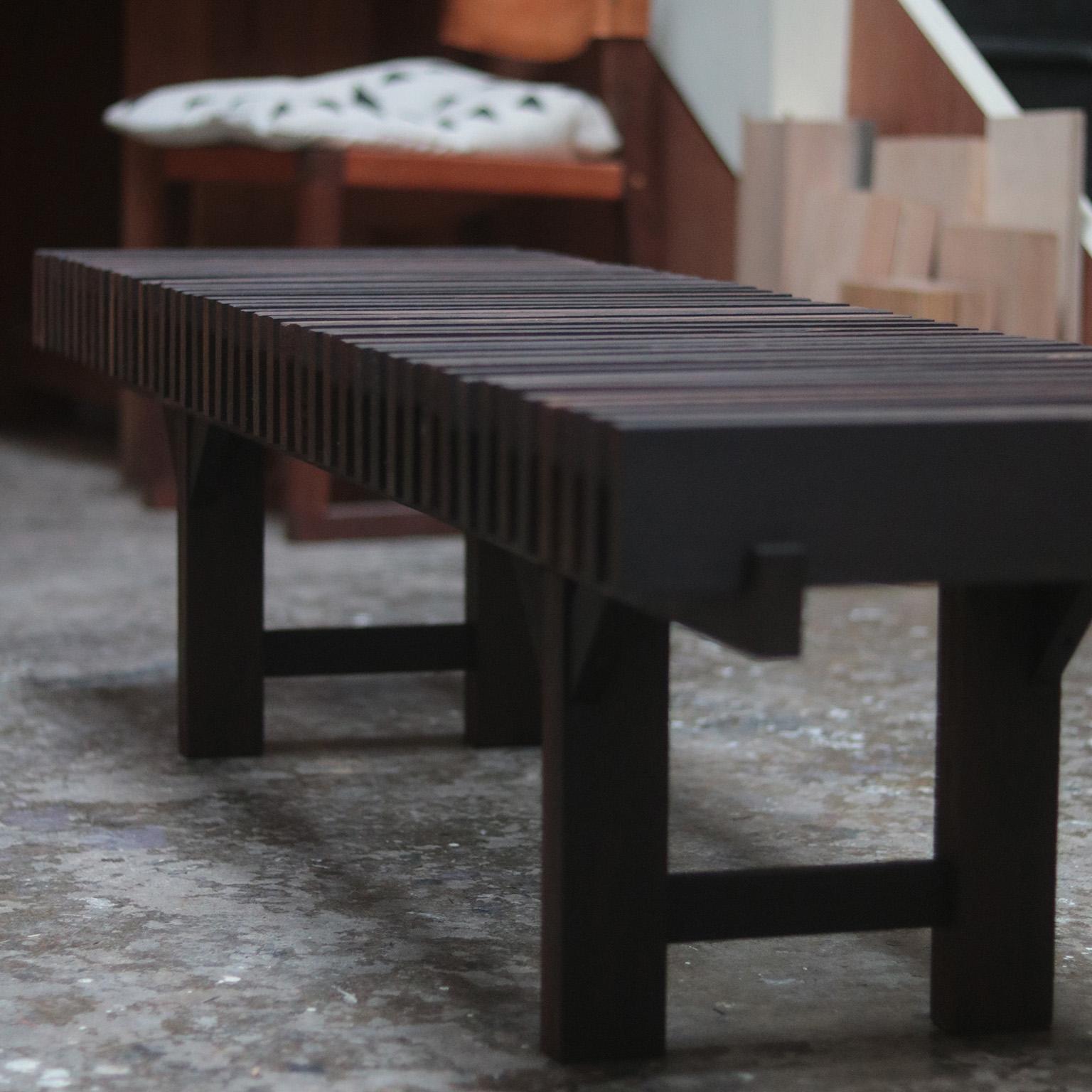 Nordamericano Panca Onmyōdō in legno marrone scuro in vendita